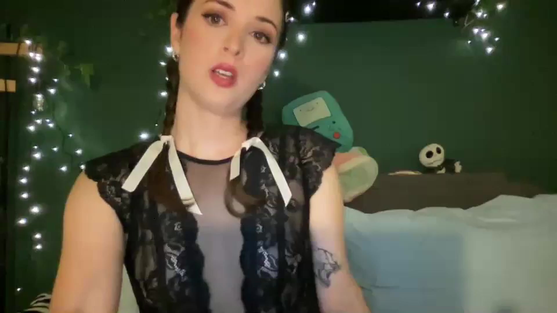 Gallery image thumbnail from CordeliaNova's myfreecams stream on, 10/11/2023, 01:34 image 14 of 20