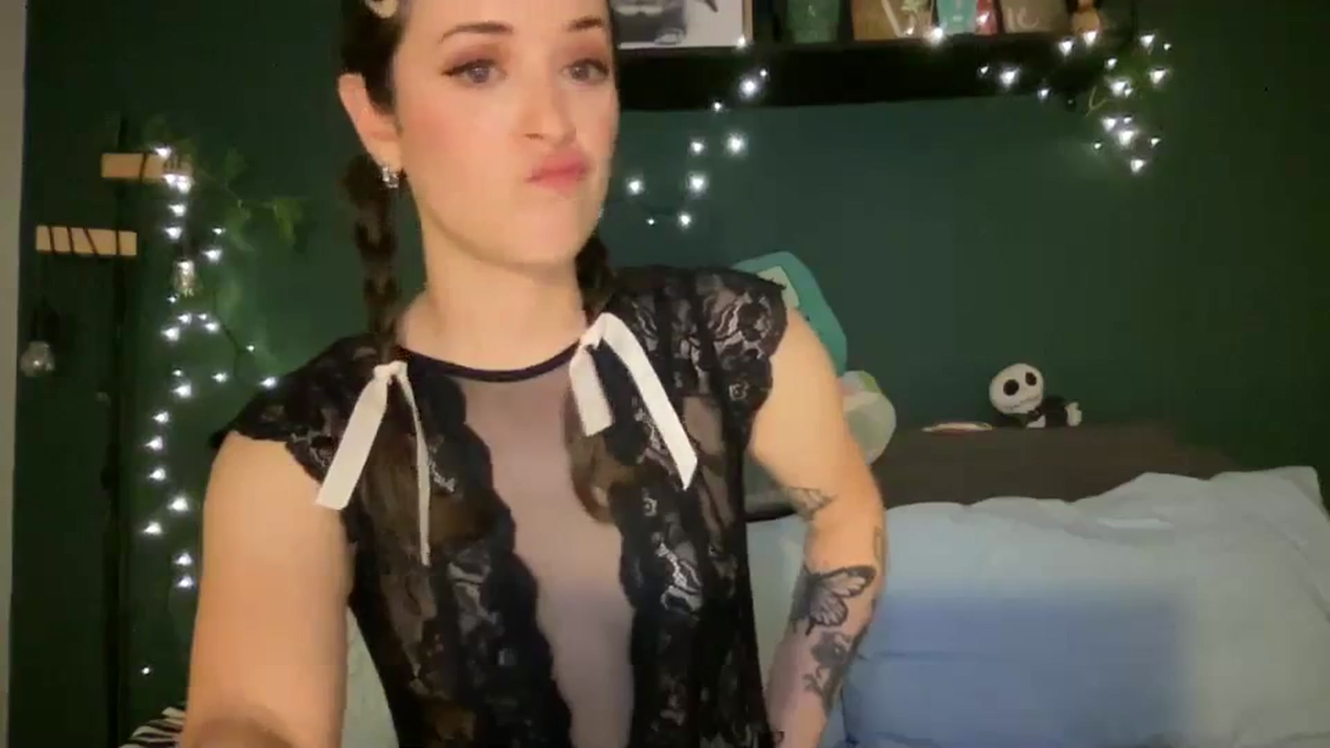 Gallery image thumbnail from CordeliaNova's myfreecams stream on, 10/11/2023, 01:34 image 12 of 20