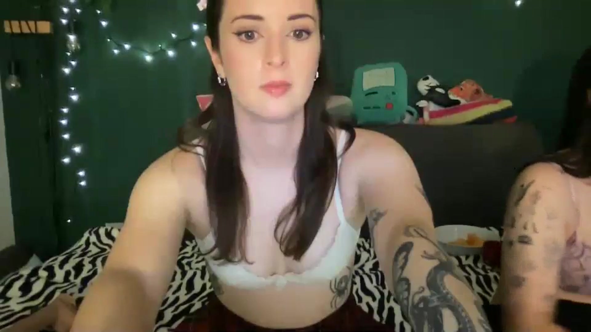 Gallery image thumbnail from CordeliaNova's myfreecams stream on, 10/29/2023, 02:01 image 8 of 20