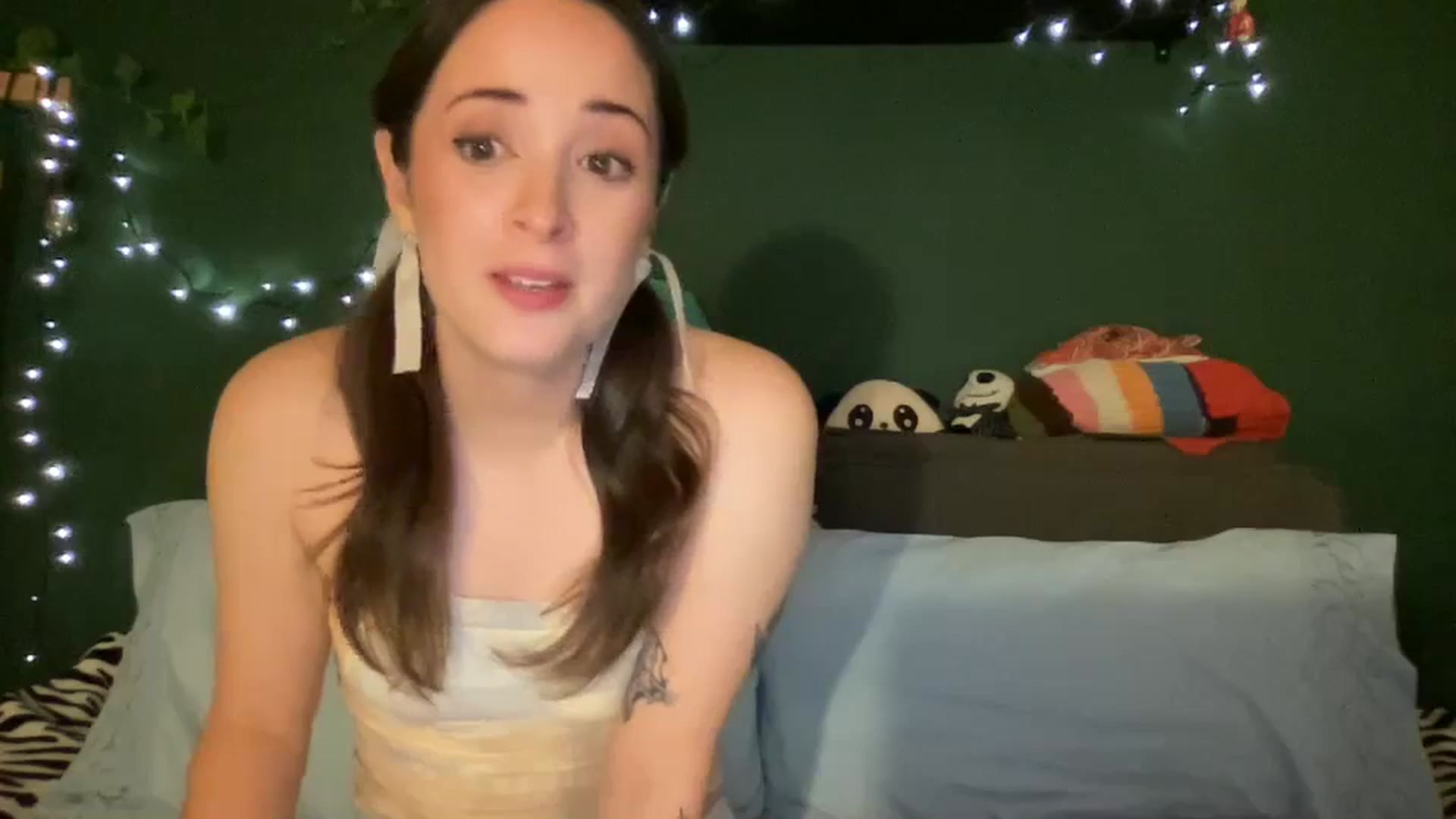 Gallery image thumbnail from CordeliaNova's myfreecams stream on, 11/10/2023, 03:23 image 8 of 20