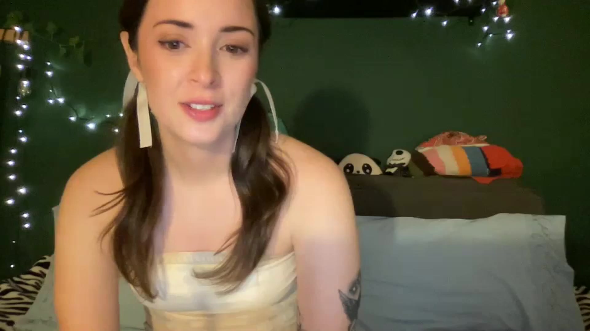 Gallery image thumbnail from CordeliaNova's myfreecams stream on, 11/10/2023, 03:23 image 7 of 20