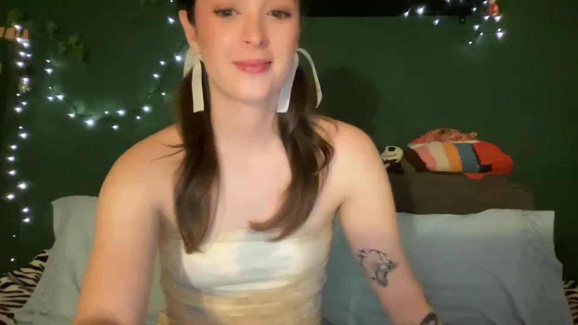 Gallery image thumbnail from CordeliaNova's myfreecams stream on, 11/10/2023, 03:23 image 4 of 20