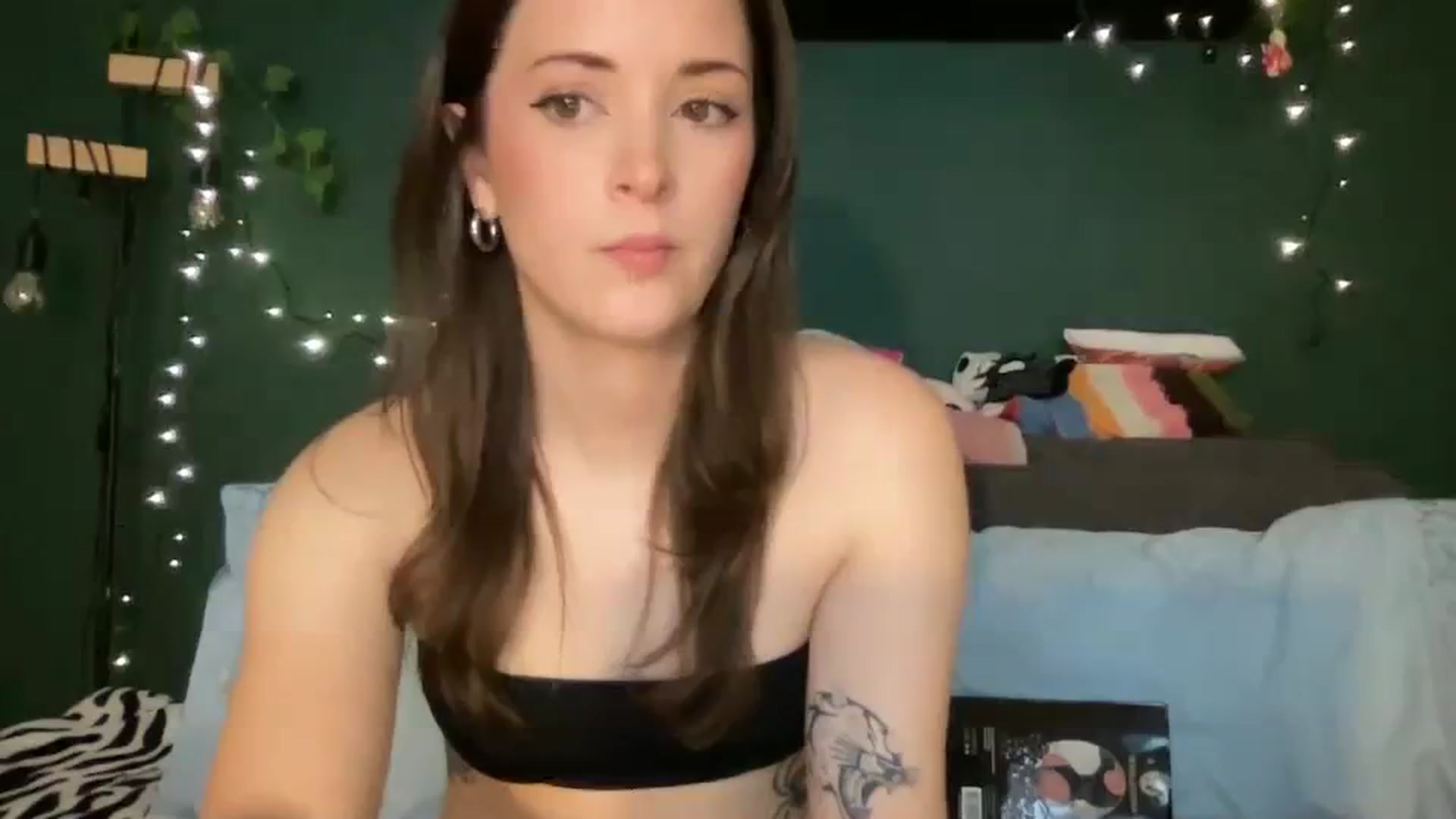 Gallery image thumbnail from CordeliaNova's myfreecams stream on, 11/22/2023, 01:52 image 8 of 20