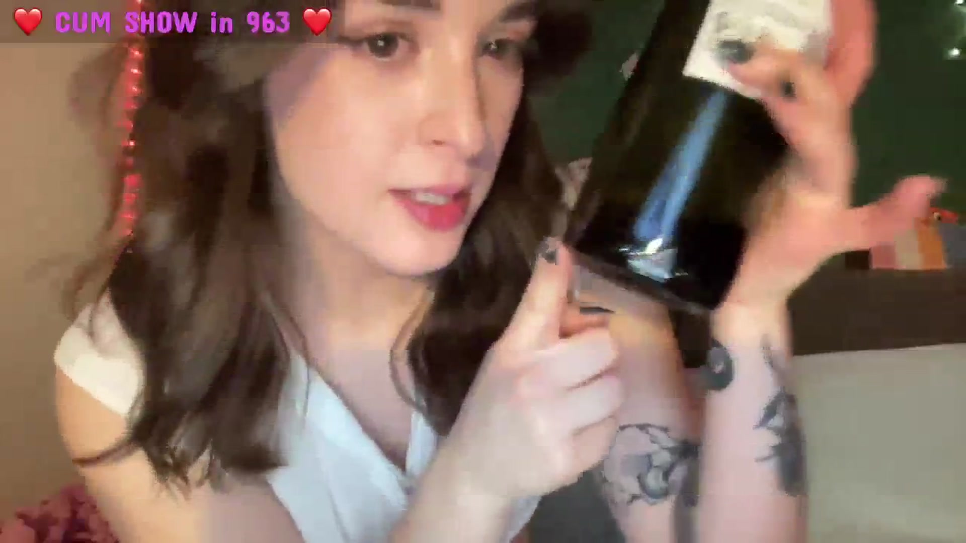 Gallery image thumbnail from CordeliaNova's myfreecams stream on, 05/05/2024, 02:26 image 17 of 20