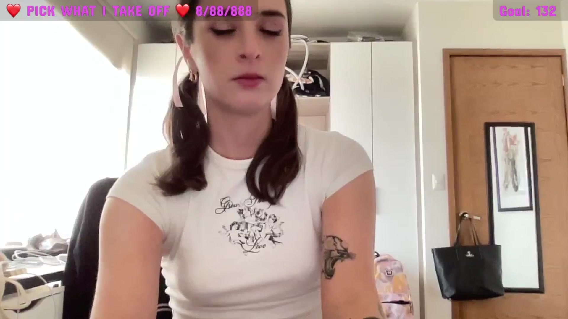 Gallery image thumbnail from CordeliaNova's myfreecams stream on, 09/08/2024, 20:17 image 20 of 20