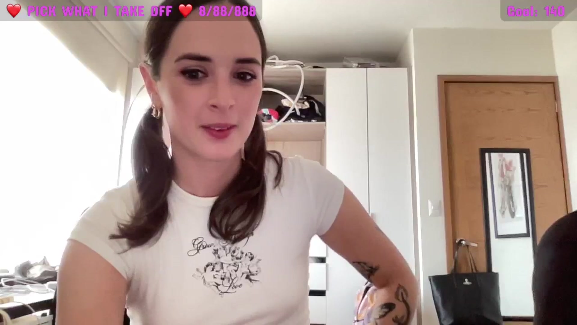 Gallery image thumbnail from CordeliaNova's myfreecams stream on, 09/08/2024, 20:17 image 16 of 20