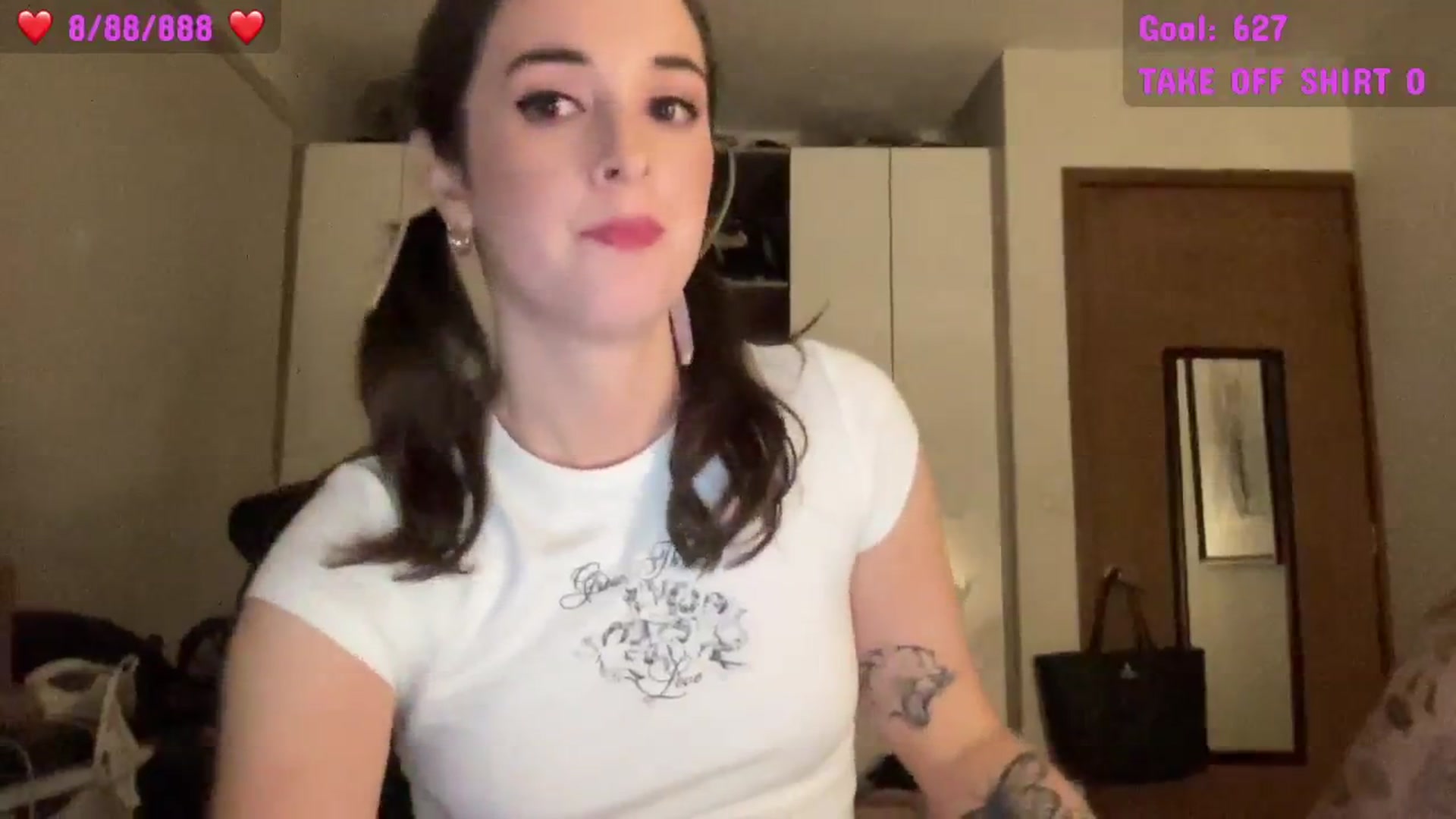 Gallery image thumbnail from CordeliaNova's myfreecams stream on, 09/09/2024, 03:55 image 11 of 20