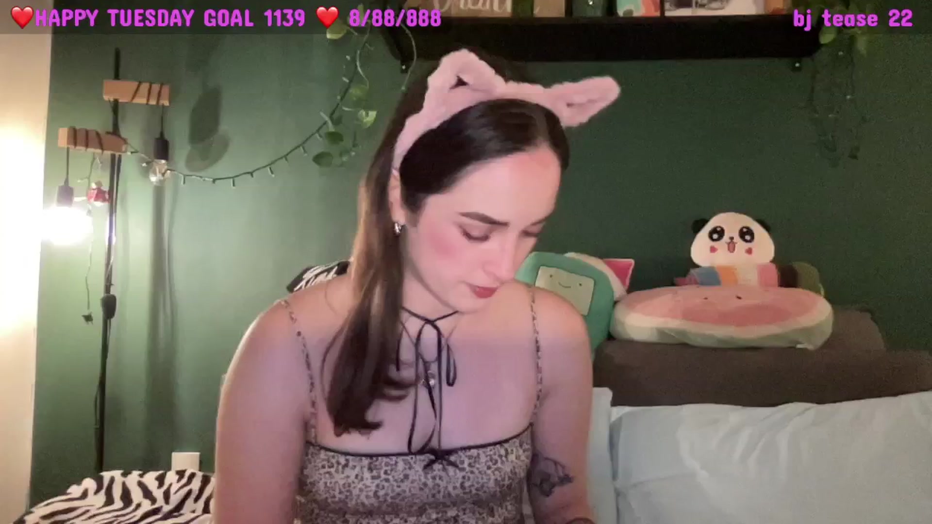 Gallery image thumbnail from CordeliaNova's myfreecams stream on, 10/30/2024, 01:46 image 14 of 20
