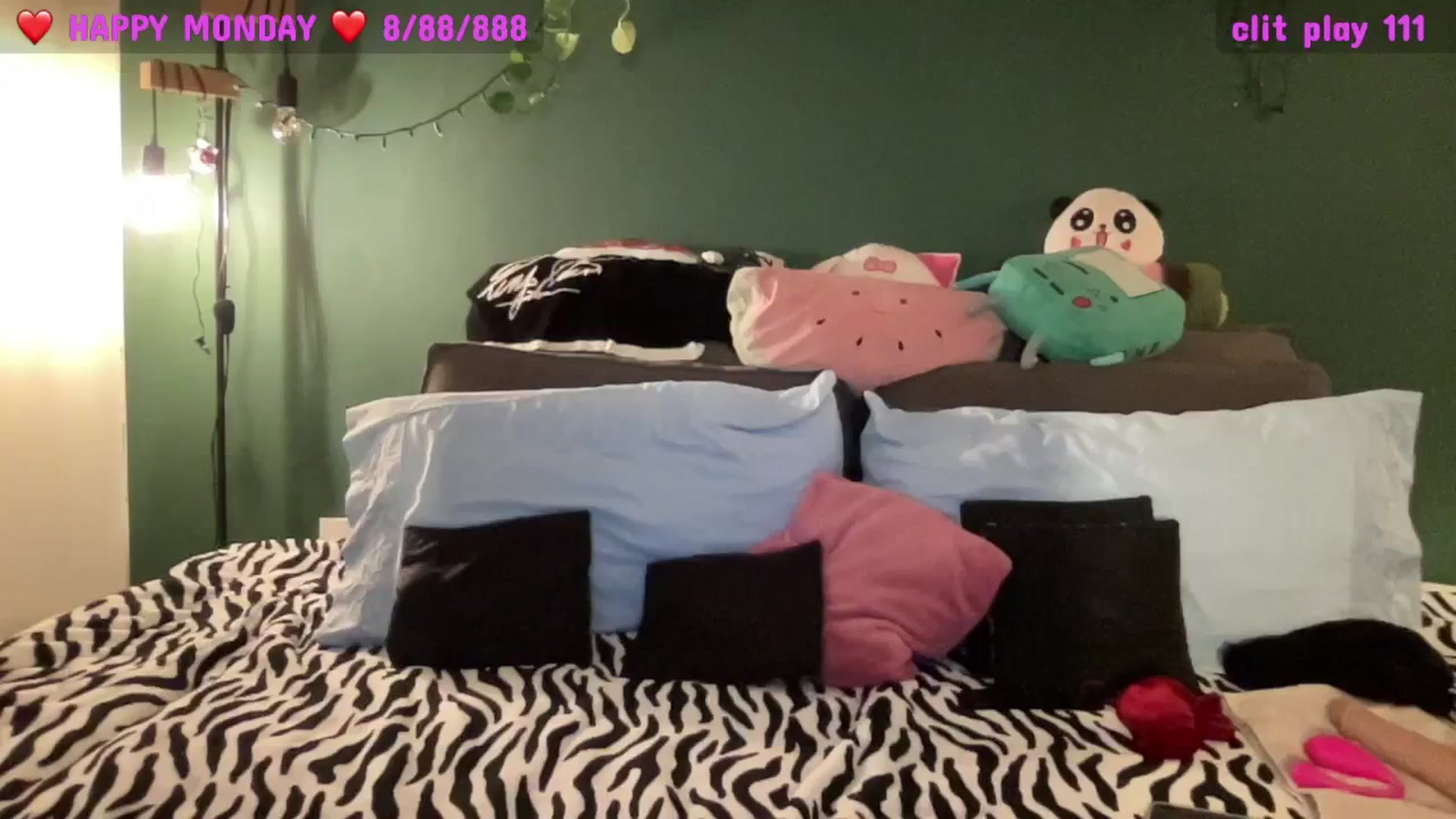 Gallery image thumbnail from CordeliaNova's myfreecams stream on, 11/05/2024, 24:49 image 12 of 20