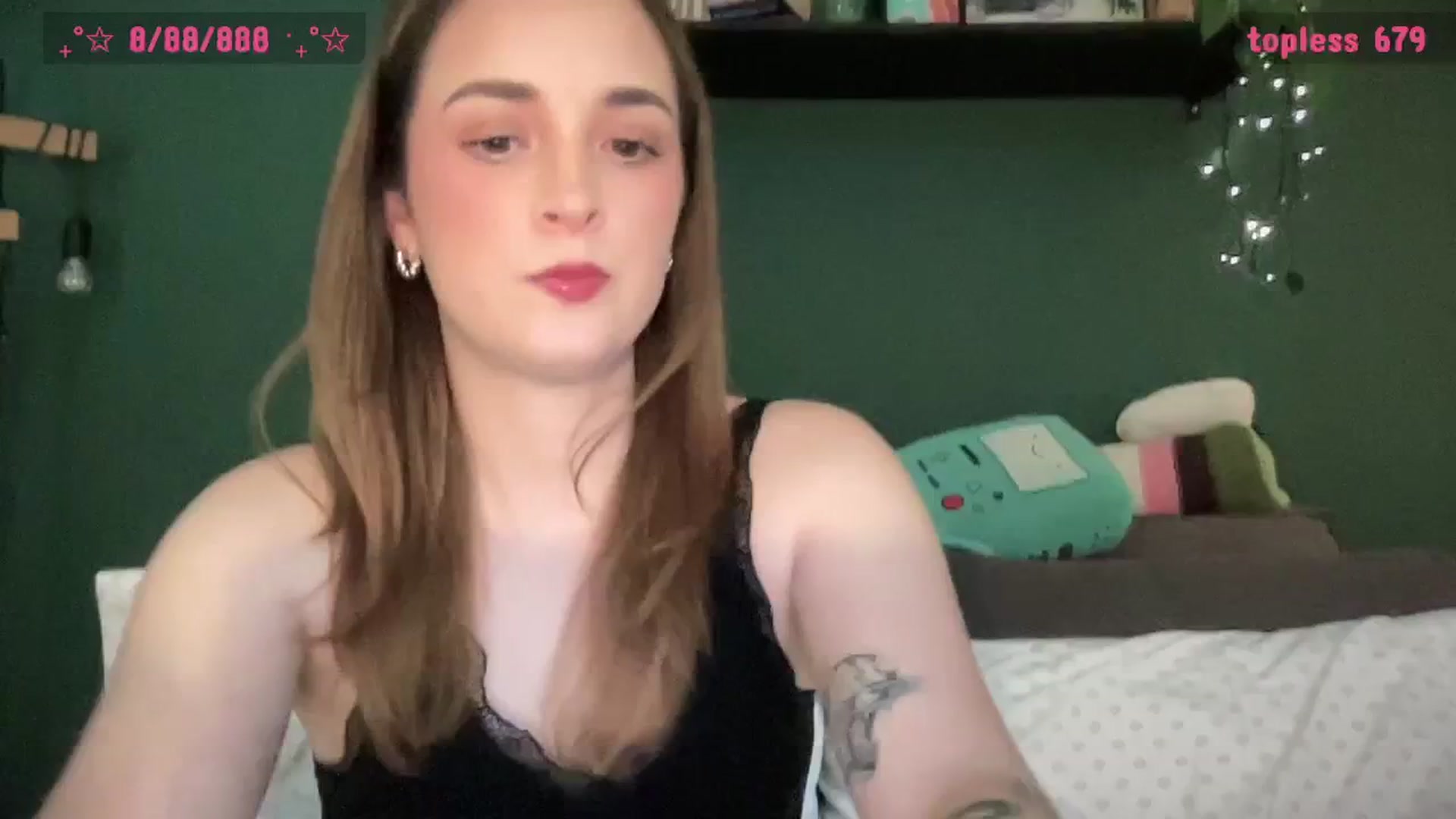 Gallery image thumbnail from CordeliaNova's myfreecams stream on, 04/15/2025, 24:16 image 17 of 20