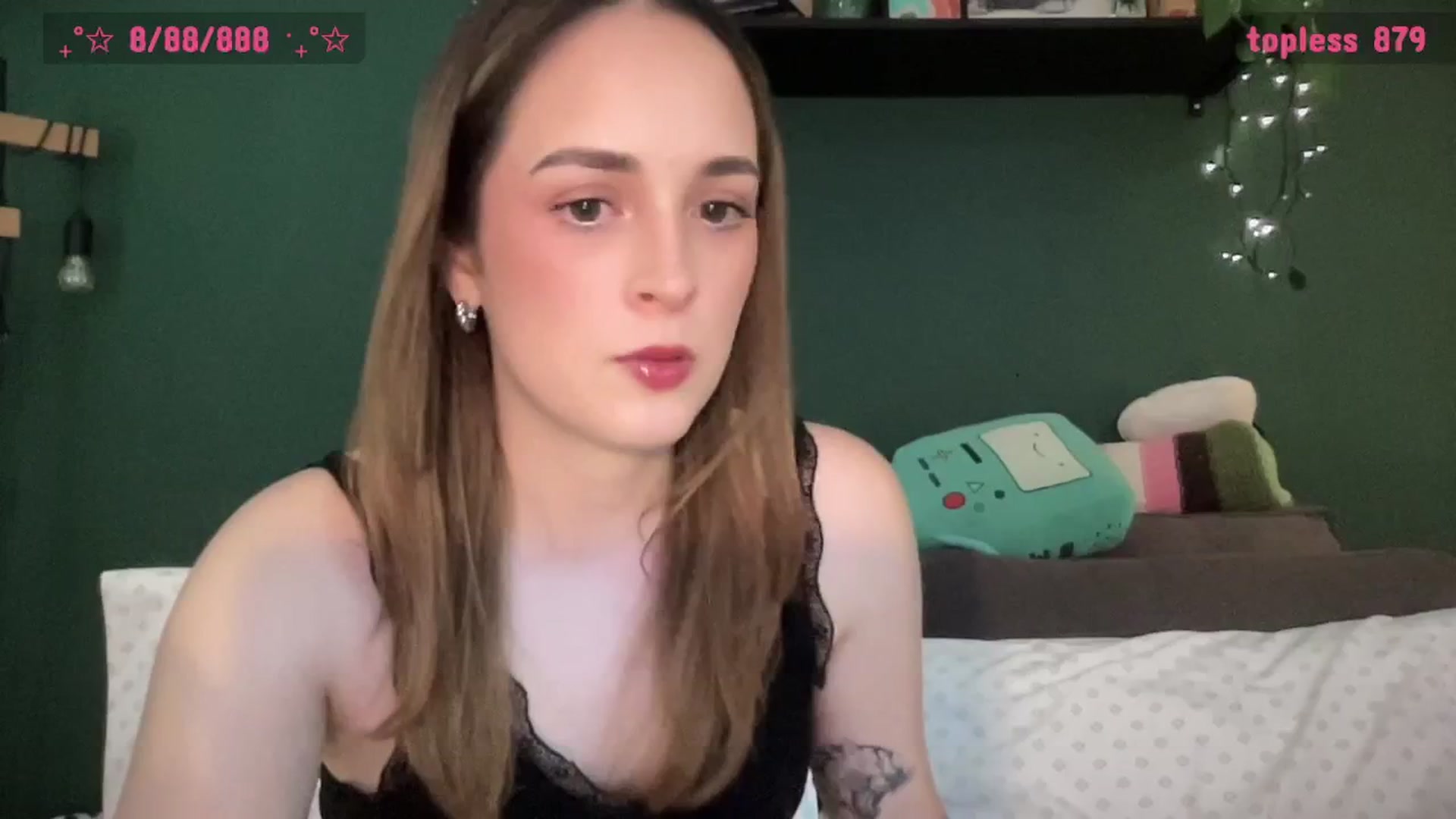 Gallery image thumbnail from CordeliaNova's myfreecams stream on, 04/15/2025, 24:16 image 14 of 20
