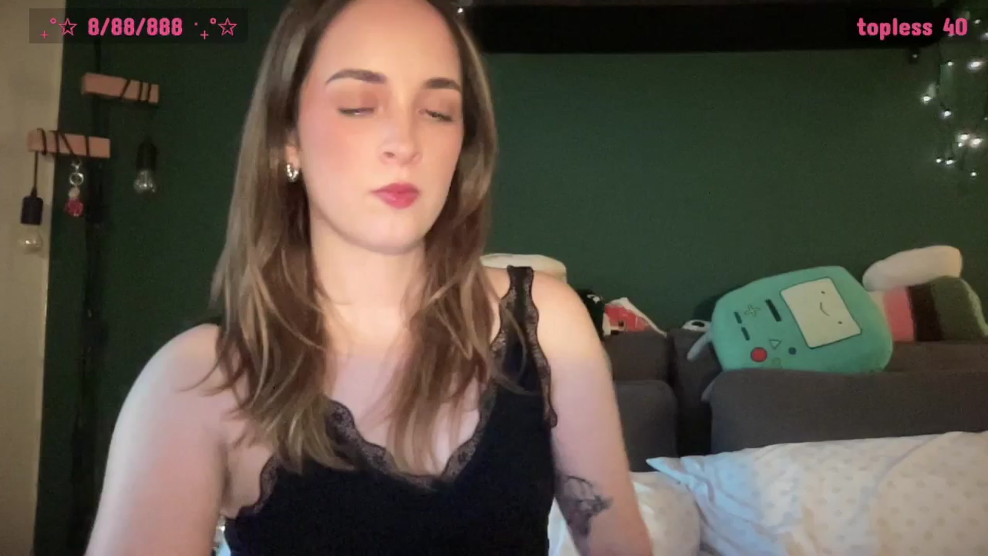 Gallery image thumbnail from CordeliaNova's myfreecams stream on, 04/15/2025, 01:24 image 15 of 20