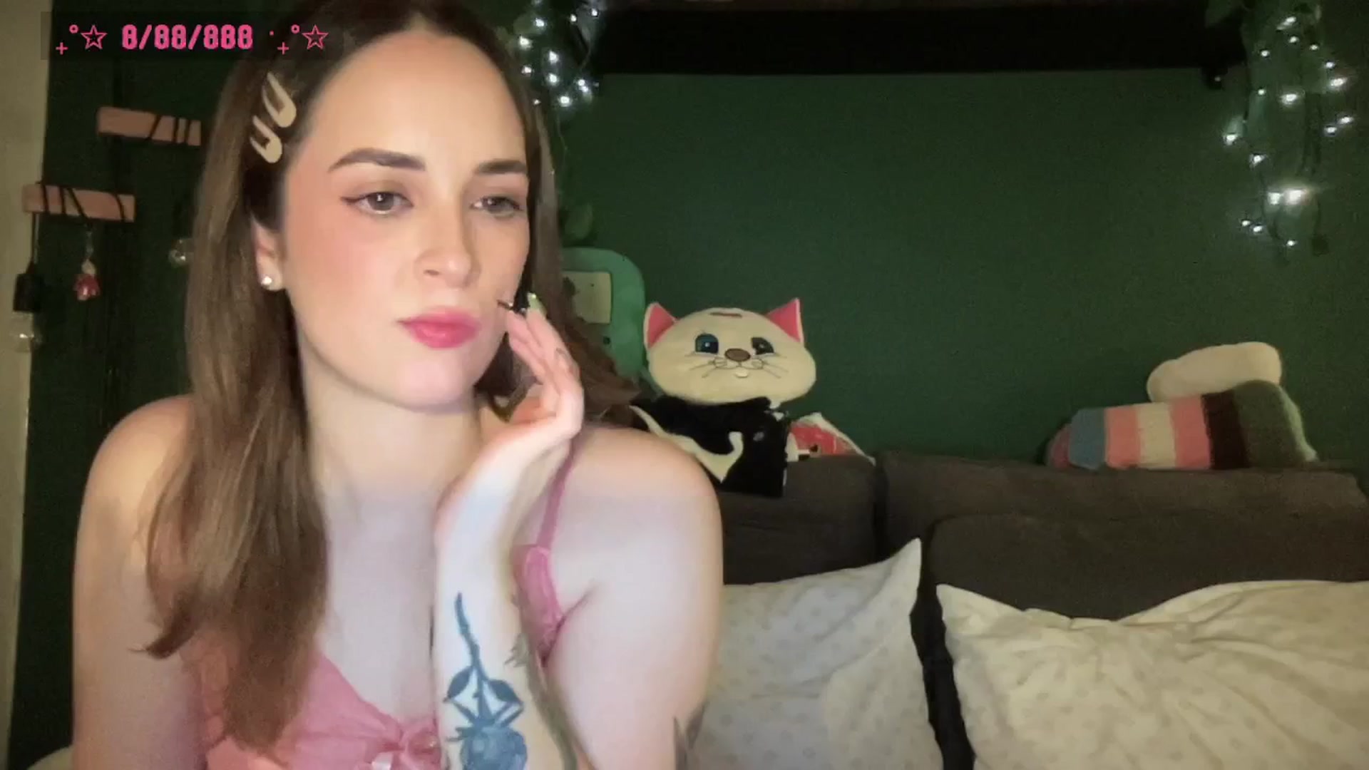 Gallery image thumbnail from CordeliaNova's myfreecams stream on, 04/22/2025, 02:13 image 15 of 20