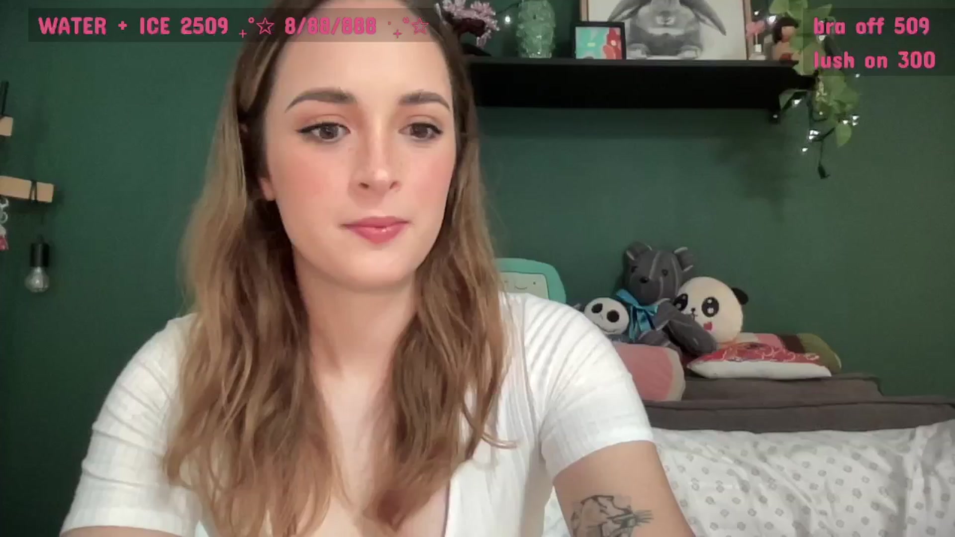 Gallery image thumbnail from CordeliaNova's myfreecams stream on, 07/09/2025, 22:50 image 14 of 20