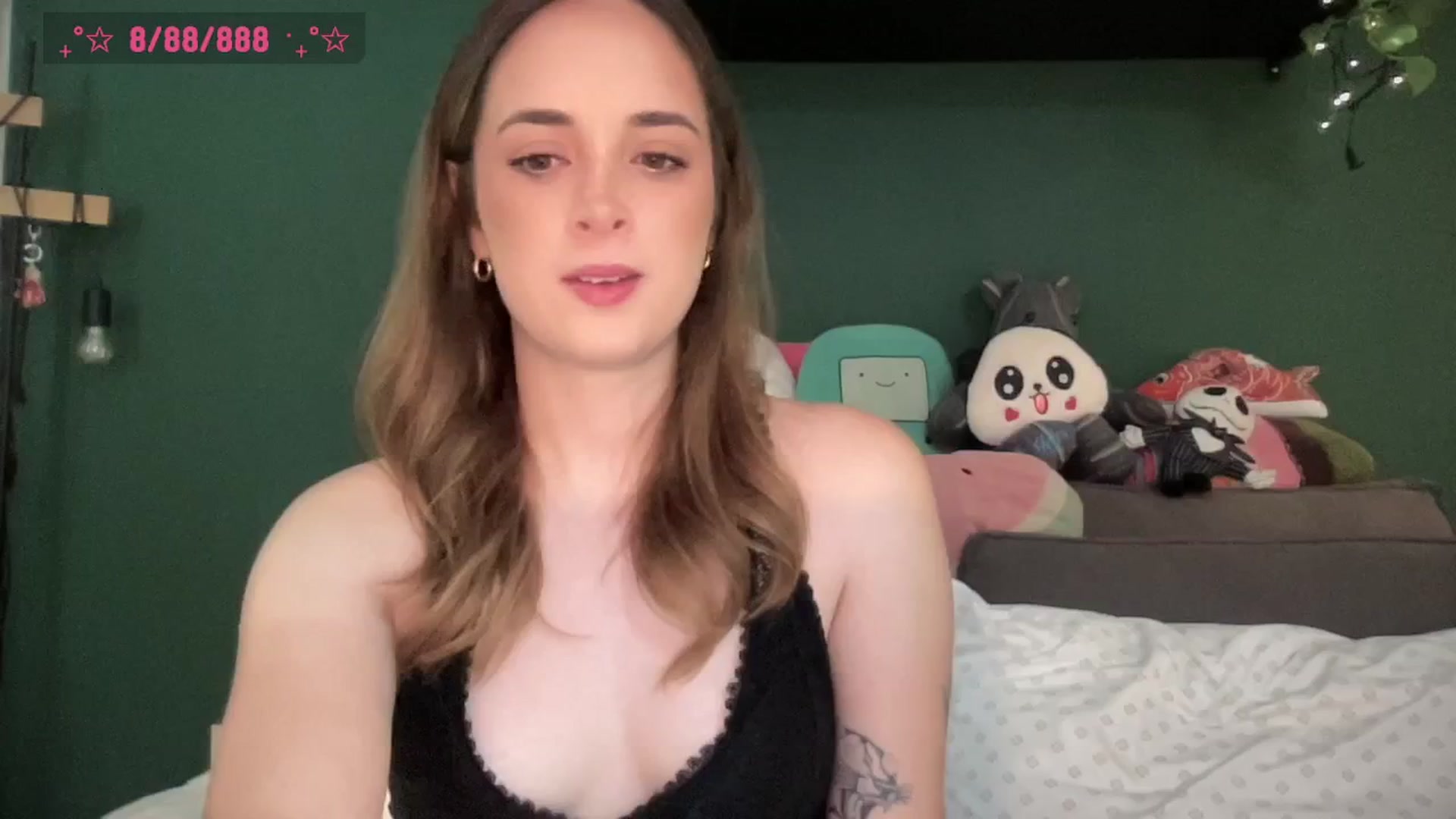 Gallery image thumbnail from CordeliaNova's myfreecams stream on, 08/05/2025, 24:28 image 13 of 20