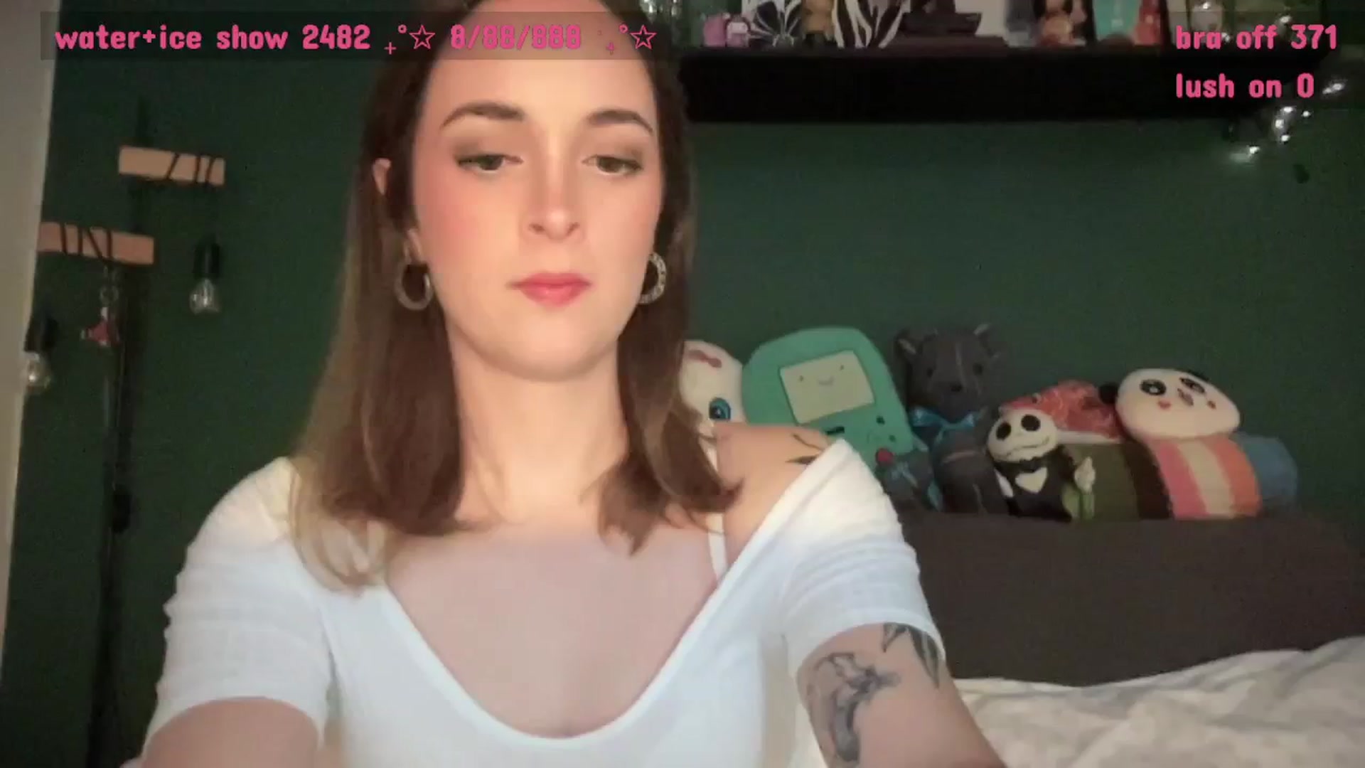 Gallery image thumbnail from CordeliaNova's myfreecams stream on, 10/27/2025, 23:46 image 15 of 20