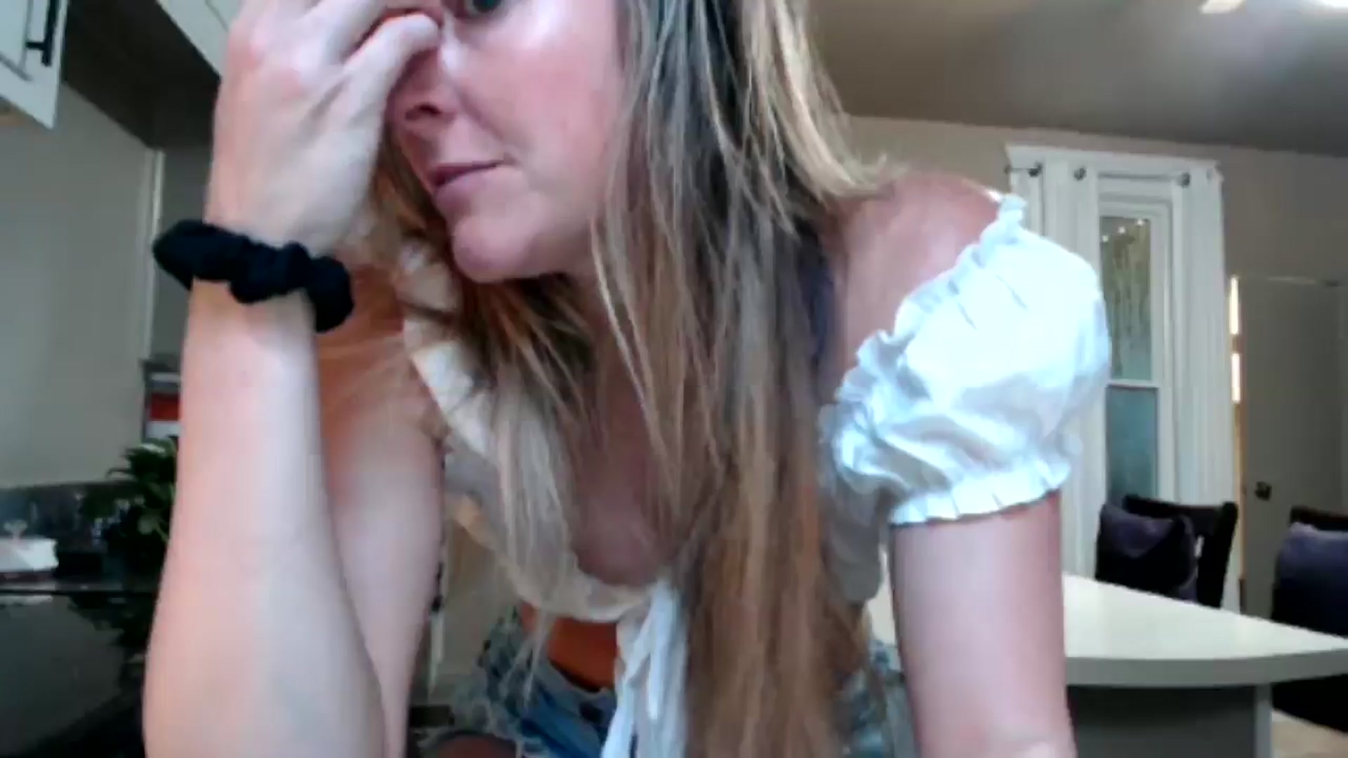 Gallery image thumbnail from Corn_Queen's myfreecams stream on, 09/06/2024, 23:08 image 9 of 20