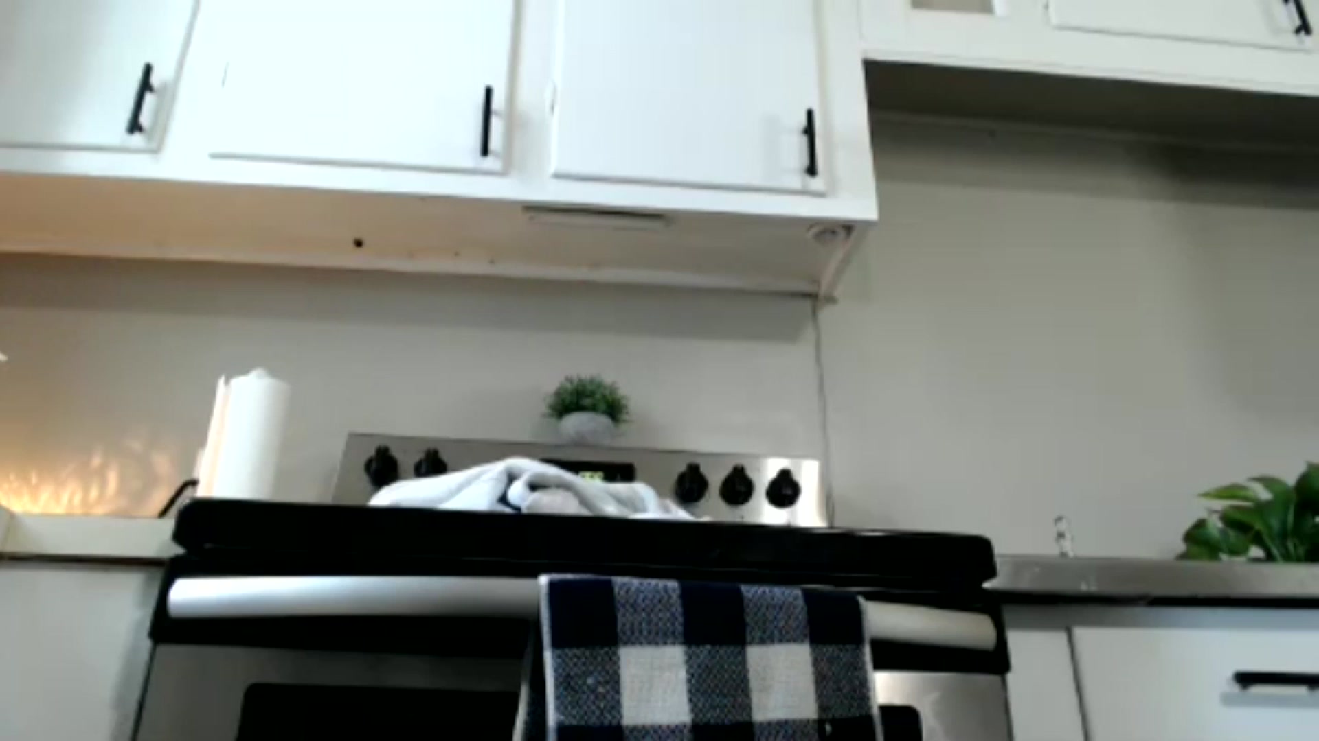 Gallery image thumbnail from Corn_Queen's myfreecams stream on, 09/07/2024, 15:40 image 5 of 20