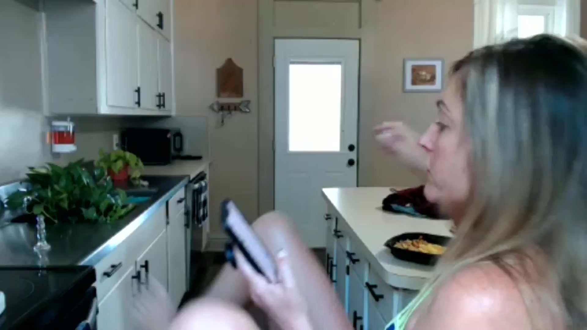 Gallery image thumbnail from Corn_Queen's myfreecams stream on, 09/07/2024, 15:40 image 20 of 20