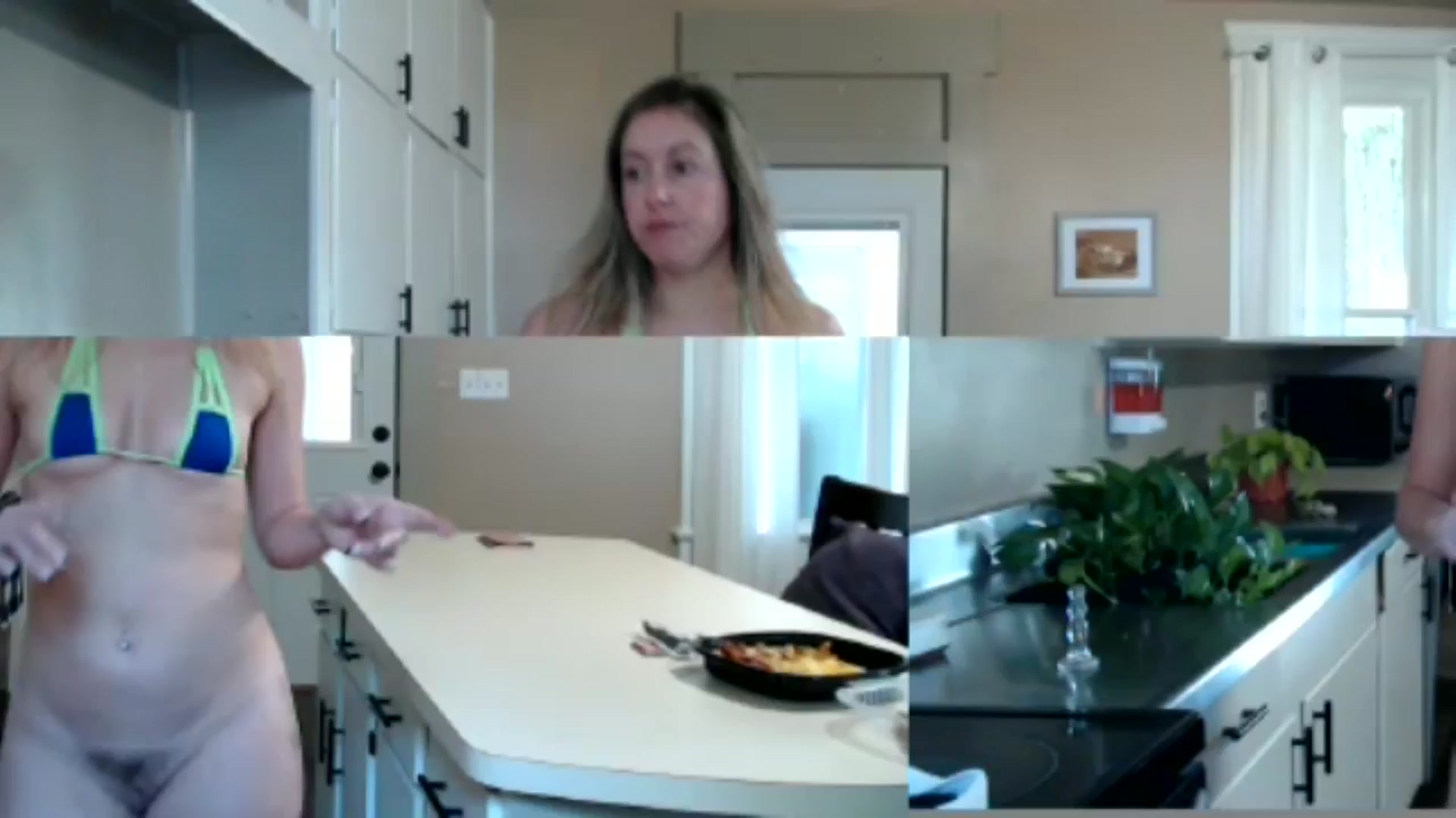 Gallery image thumbnail from Corn_Queen's myfreecams stream on, 09/07/2024, 15:40 image 11 of 20