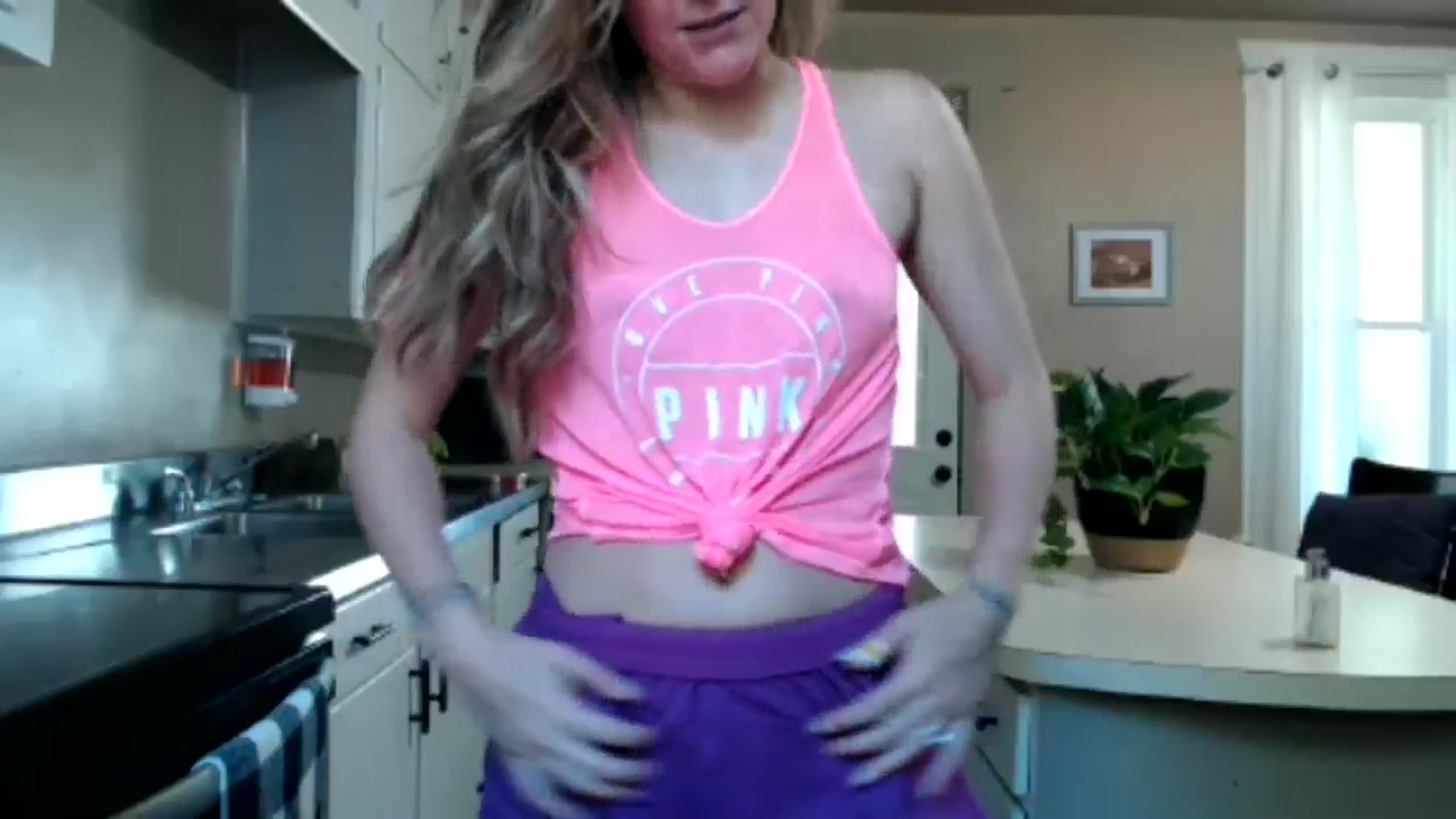 Gallery image thumbnail from Corn_Queen's myfreecams stream on, 09/09/2024, 14:11 image 6 of 20