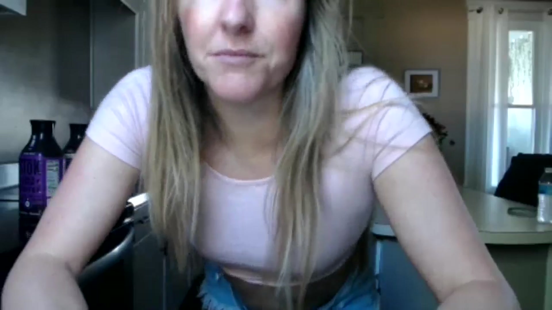 Gallery image thumbnail from Corn_Queen's myfreecams stream on, 09/16/2024, 15:12 image 14 of 20