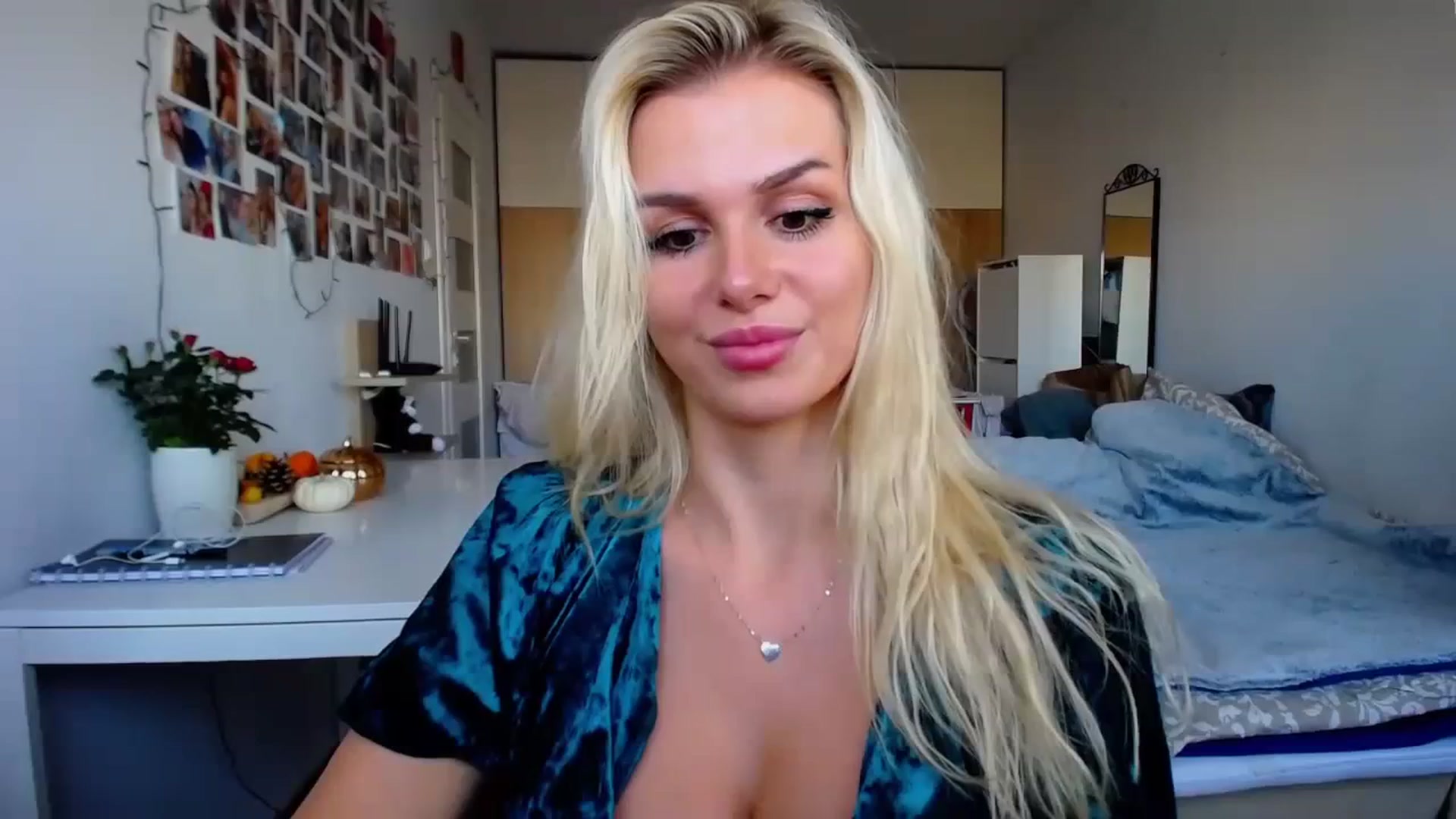 Gallery image thumbnail from CorneliaBaby's myfreecams stream on, 12/01/2023, 11:45 image 7 of 20
