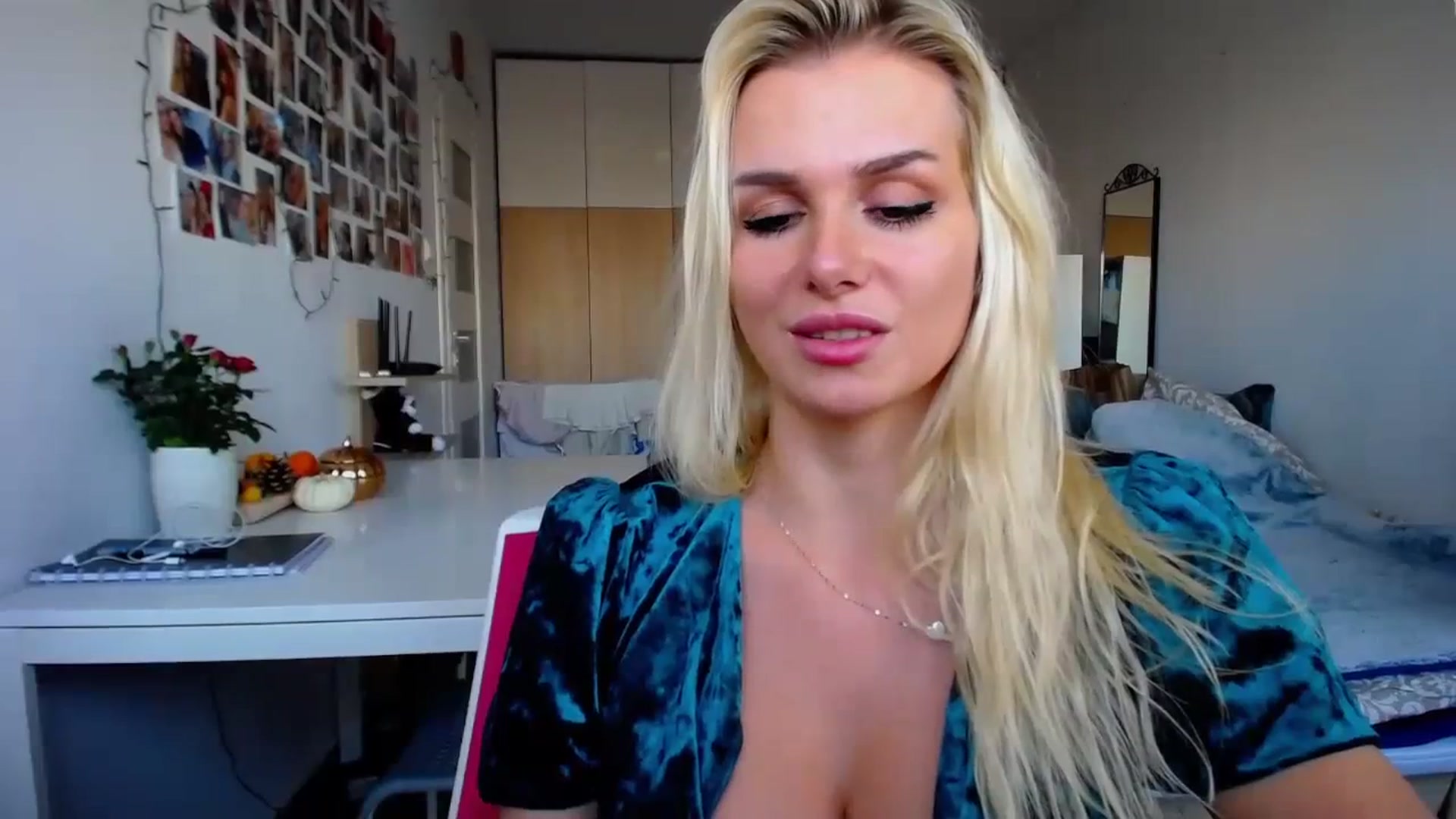 Gallery image thumbnail from CorneliaBaby's myfreecams stream on, 12/01/2023, 11:45 image 2 of 20