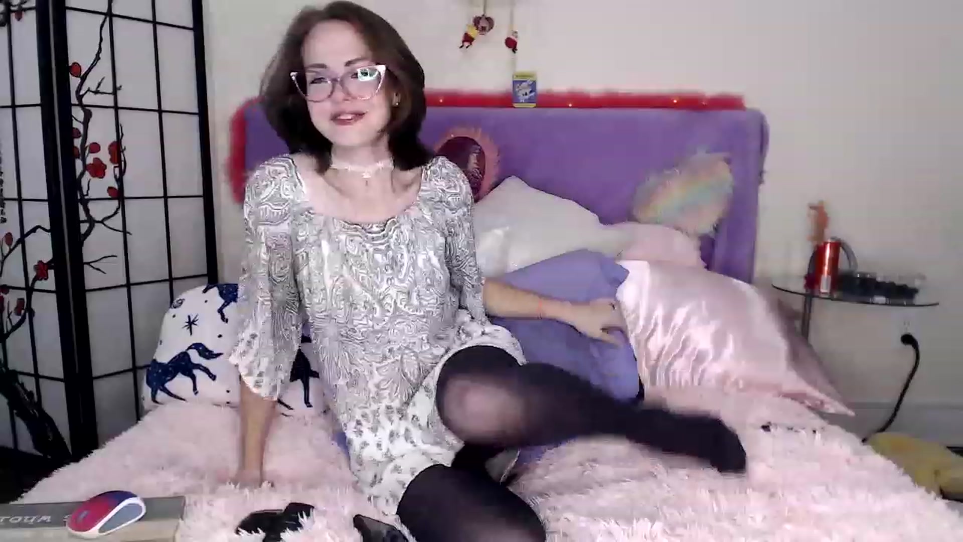 Gallery image thumbnail from CorolineClovr's myfreecams stream on, 12/07/2022, 06:32 image 3 of 20