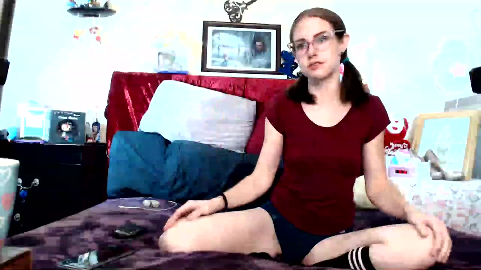 Gallery image thumbnail from CorolineClovr's myfreecams stream on, 05/25/2023, 22:22 image 16 of 20