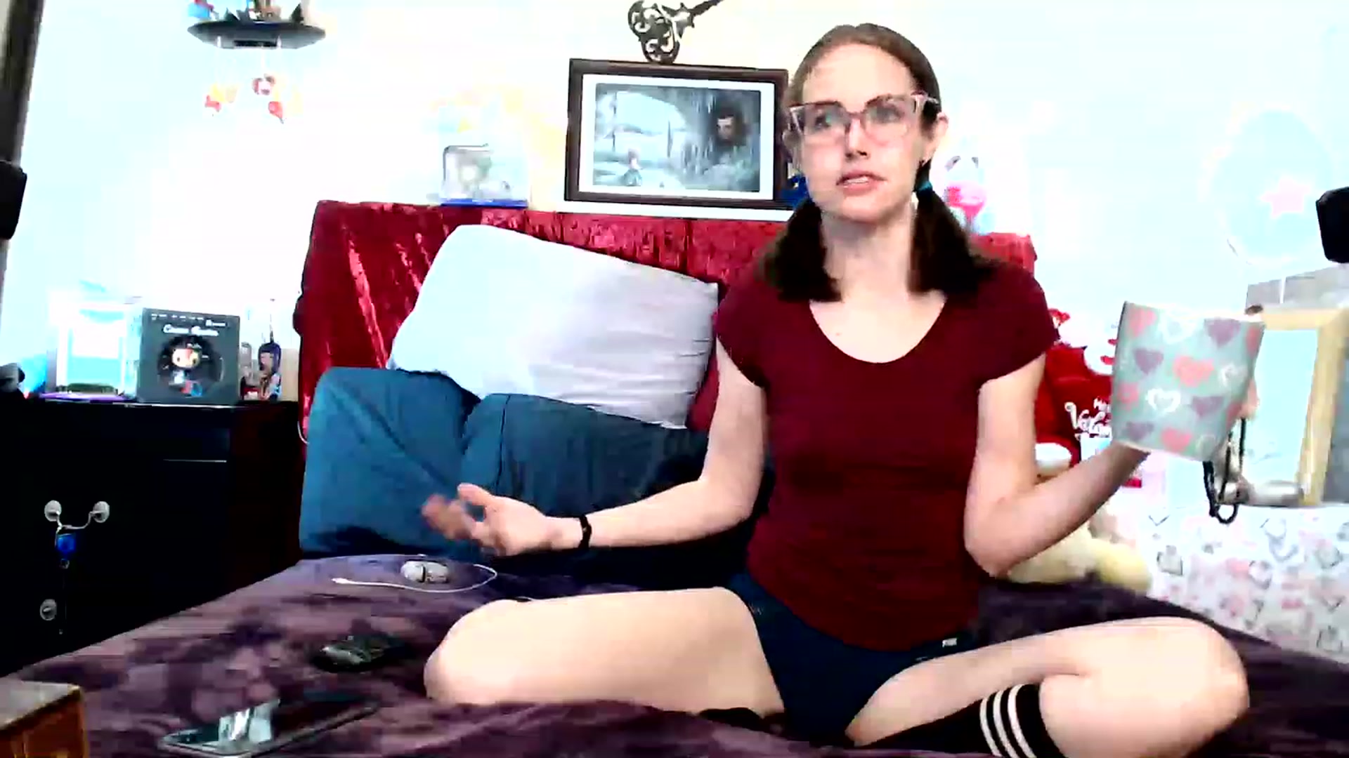 Gallery image thumbnail from CorolineClovr's myfreecams stream on, 05/25/2023, 22:22 image 15 of 20