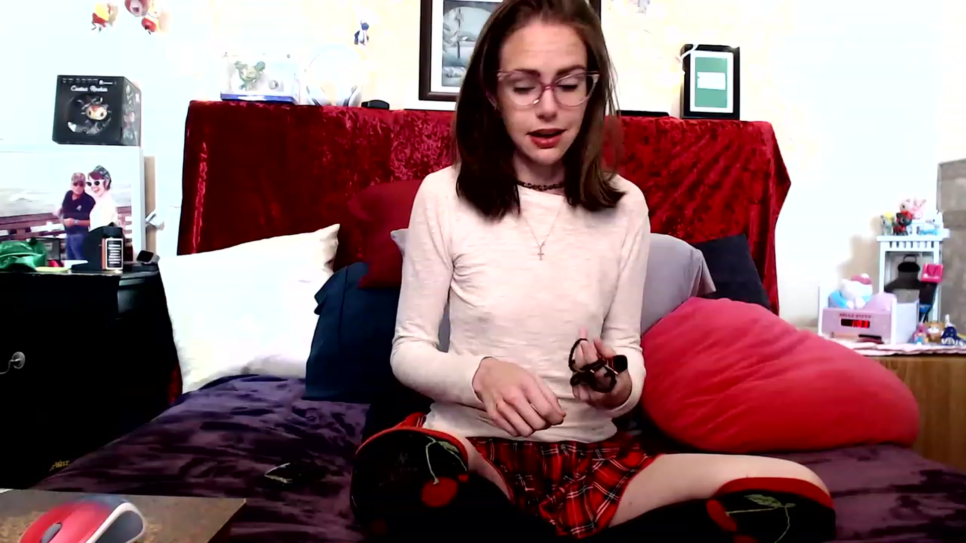 Gallery image thumbnail from CorolineClovr's myfreecams stream on, 06/15/2023, 06:22 image 1 of 20