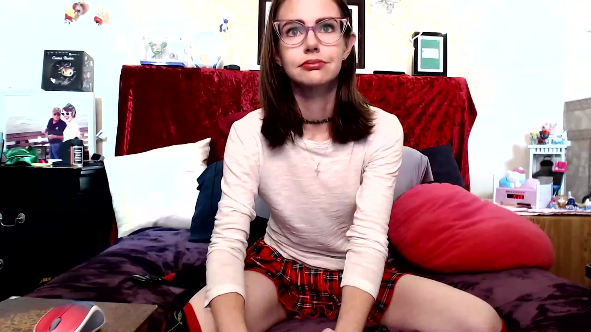 Gallery image thumbnail from CorolineClovr's myfreecams stream on, 06/15/2023, 06:22 image 16 of 20