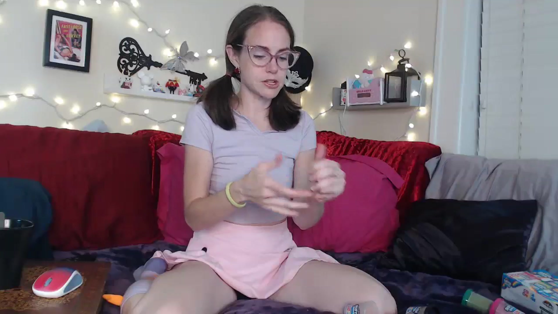Gallery image thumbnail from CorolineClovr's myfreecams stream on, 08/04/2023, 03:26 image 6 of 20