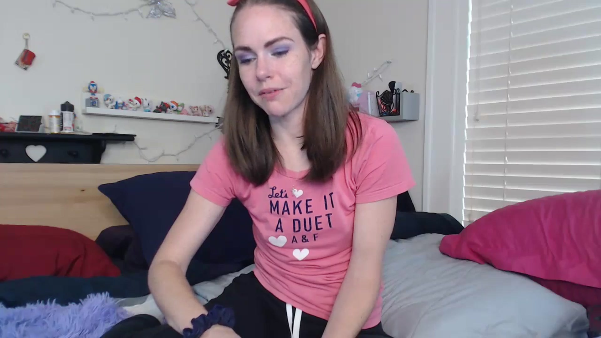 Gallery image thumbnail from CorolineClovr's myfreecams stream on, 10/31/2023, 21:16 image 3 of 20