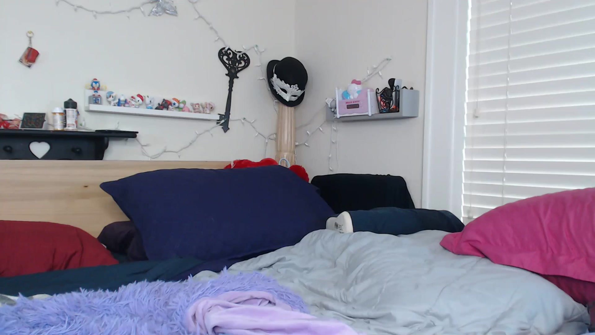 Gallery image thumbnail from CorolineClovr's myfreecams stream on, 10/31/2023, 21:16 image 8 of 20