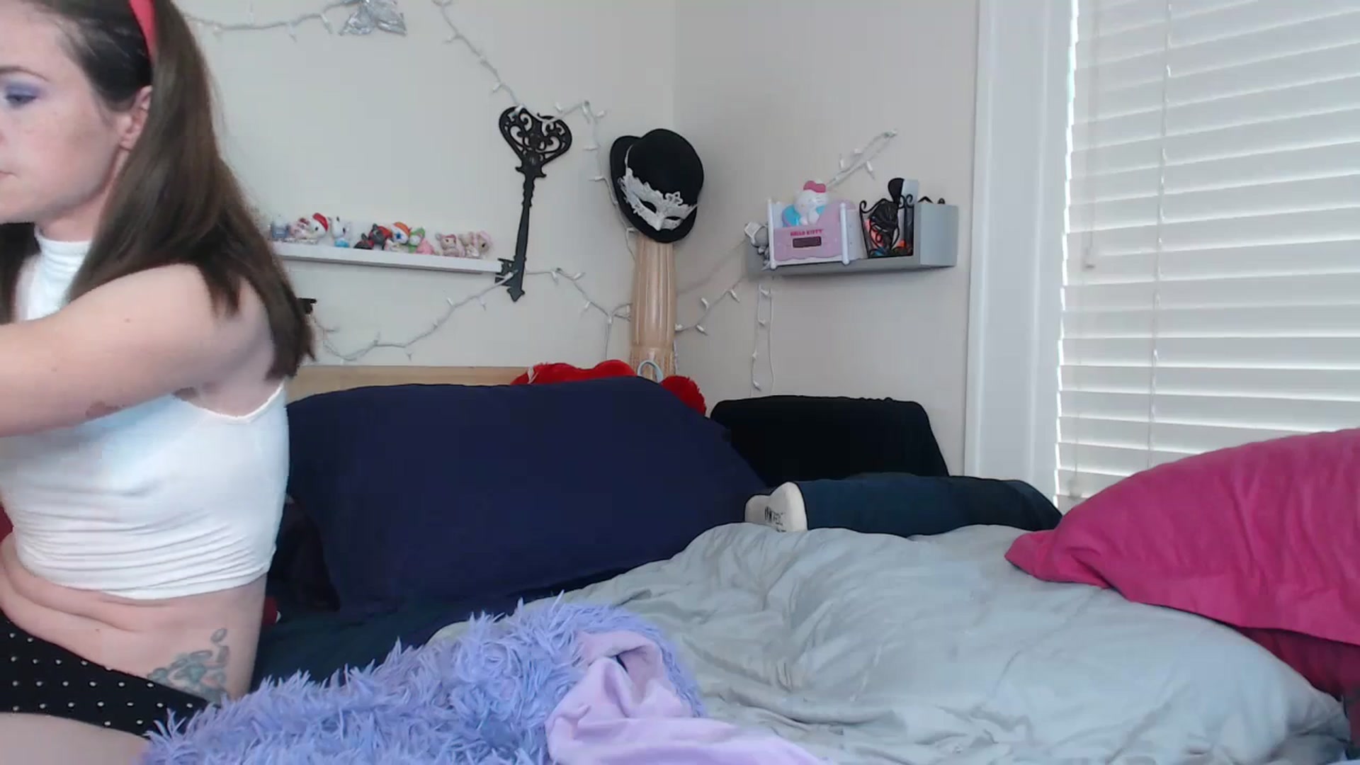 Gallery image thumbnail from CorolineClovr's myfreecams stream on, 10/31/2023, 21:16 image 9 of 20