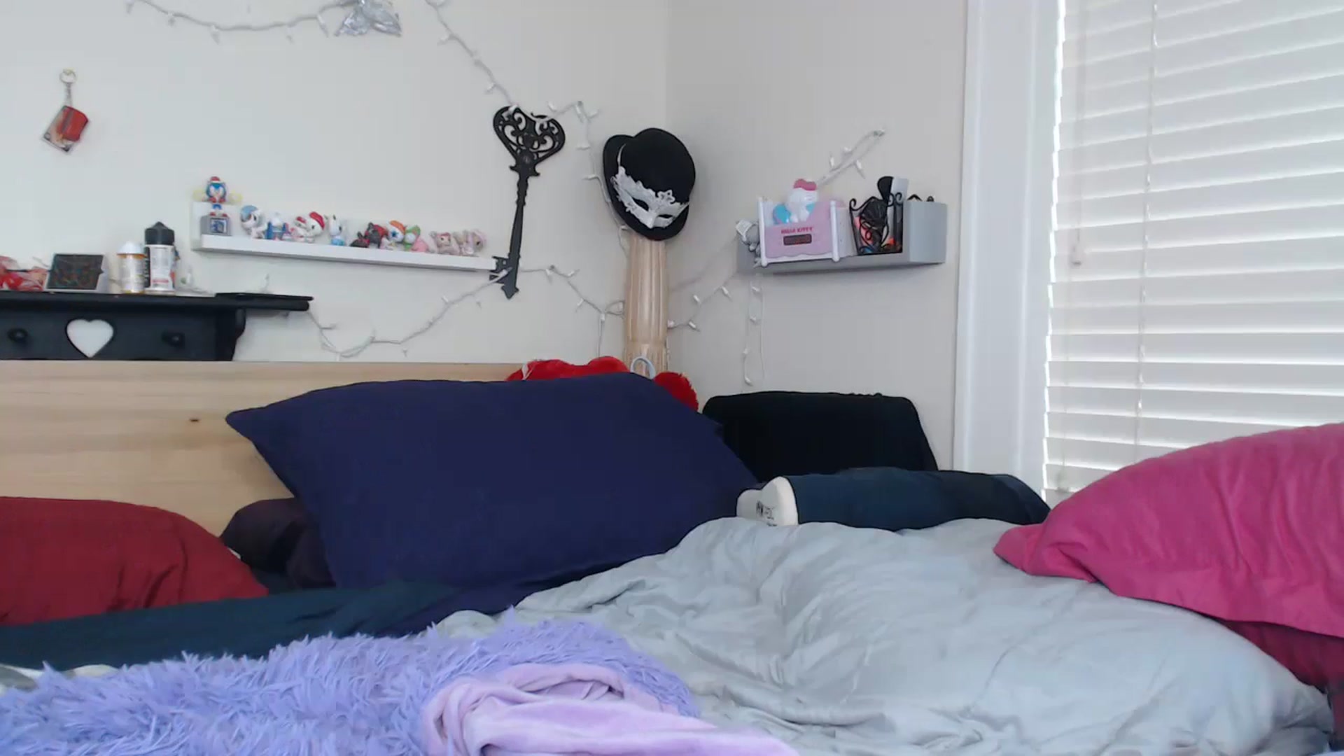 Gallery image thumbnail from CorolineClovr's myfreecams stream on, 10/31/2023, 21:16 image 7 of 20