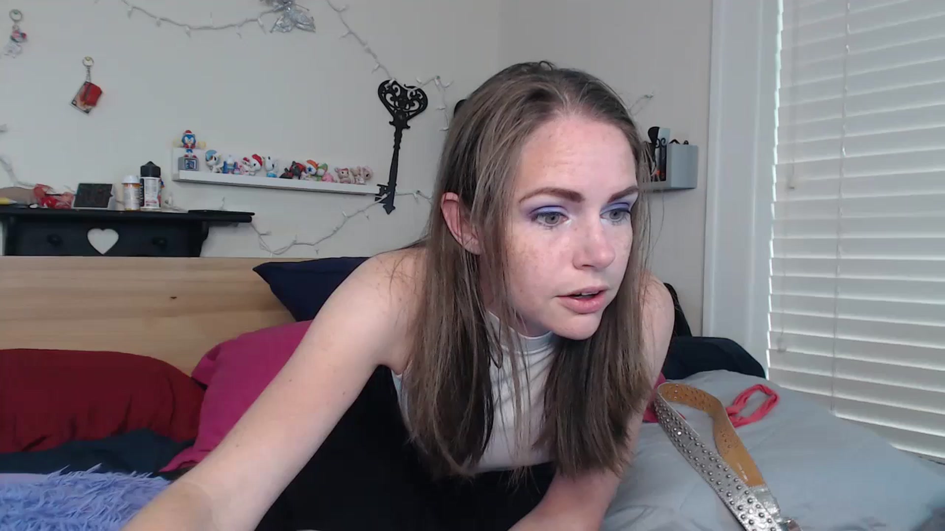 Gallery image thumbnail from CorolineClovr's myfreecams stream on, 10/31/2023, 21:16 image 18 of 20