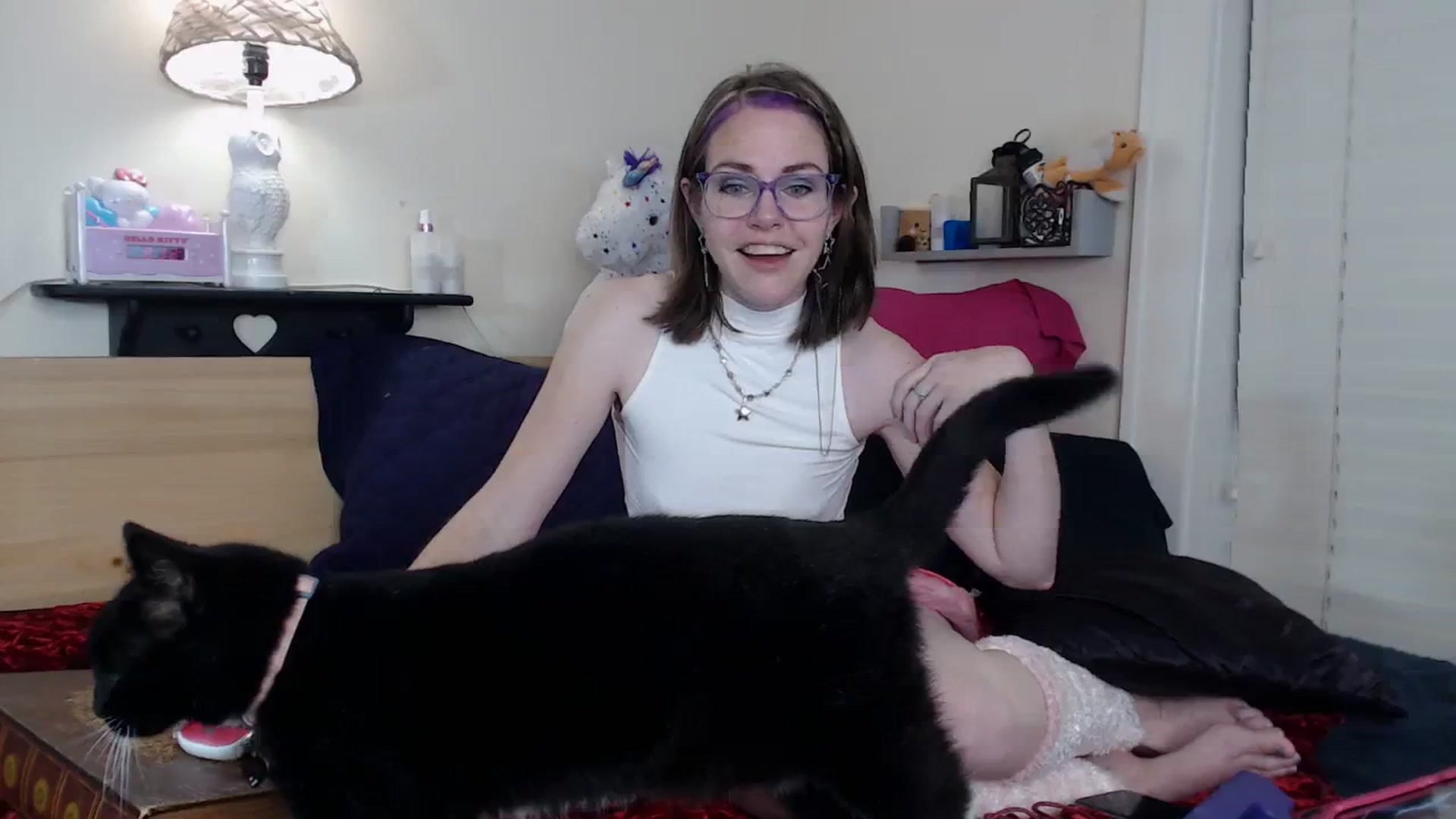 Gallery image thumbnail from CorolineClovr's myfreecams stream on, 12/27/2023, 01:59 image 3 of 20