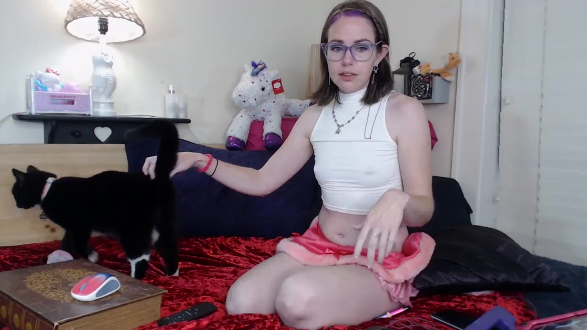 Gallery image thumbnail from CorolineClovr's myfreecams stream on, 12/27/2023, 01:59 image 4 of 20