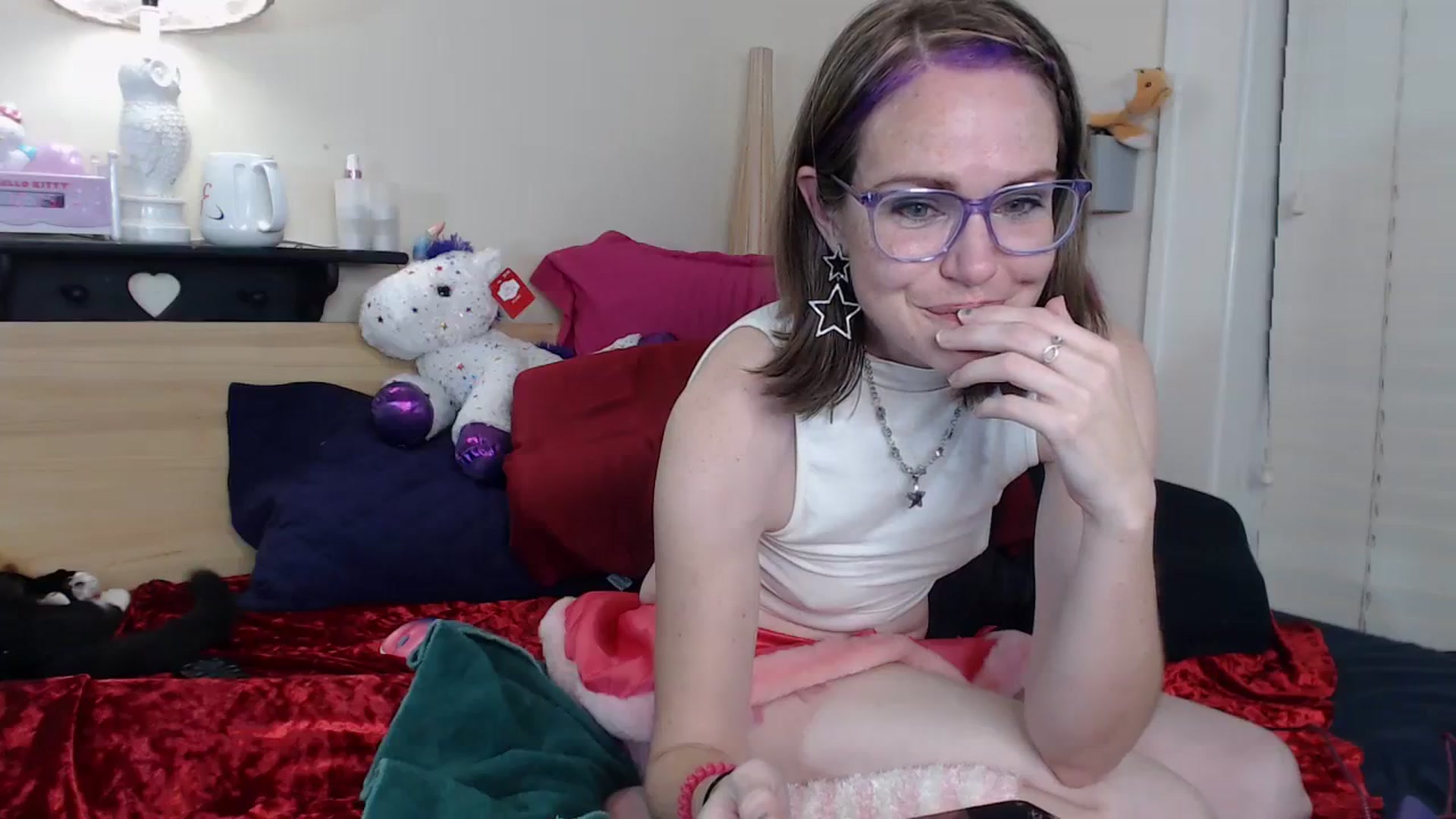 Gallery image thumbnail from CorolineClovr's myfreecams stream on, 12/27/2023, 03:51 image 4 of 20