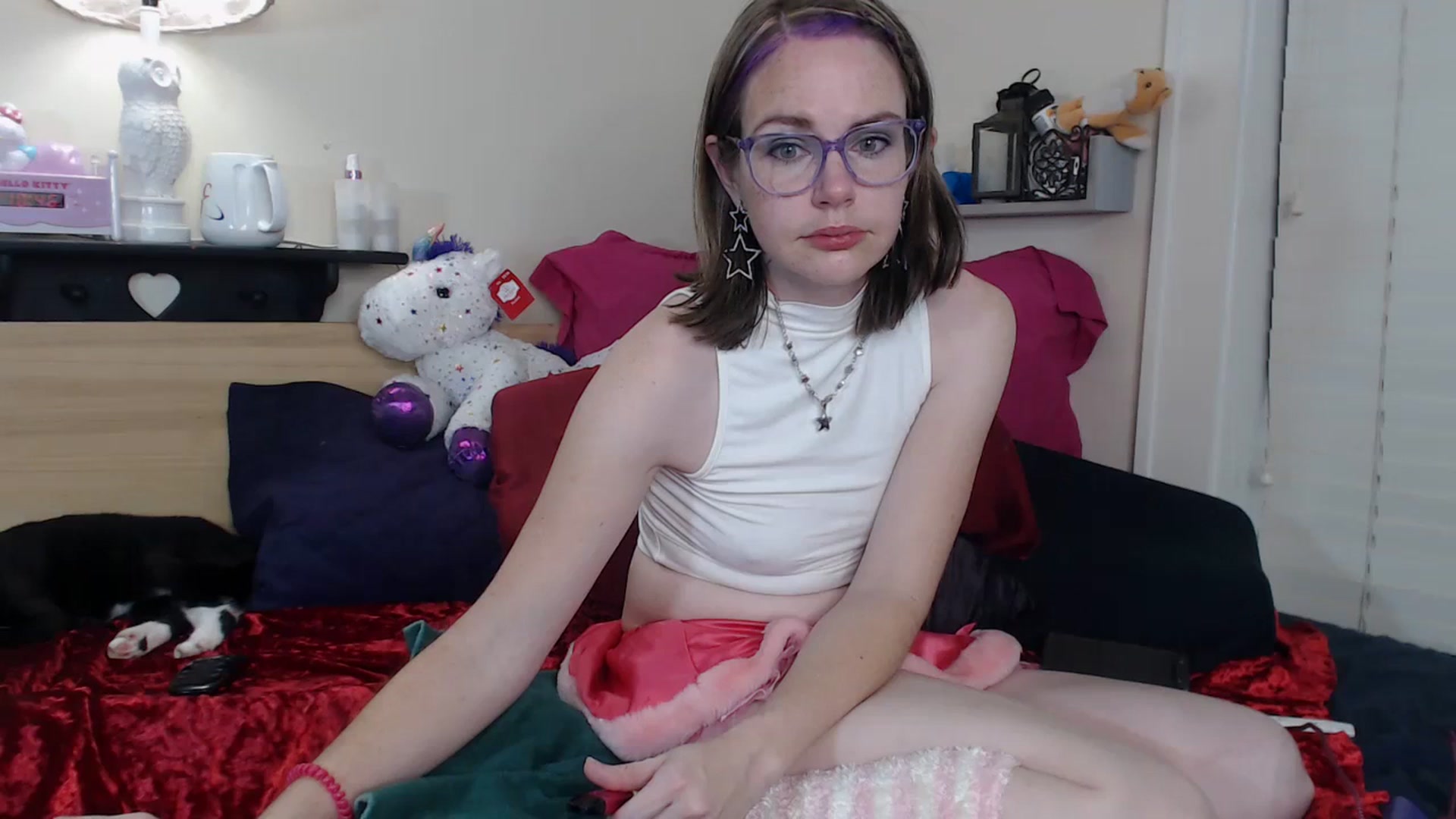 Gallery image thumbnail from CorolineClovr's myfreecams stream on, 12/27/2023, 03:51 image 19 of 20