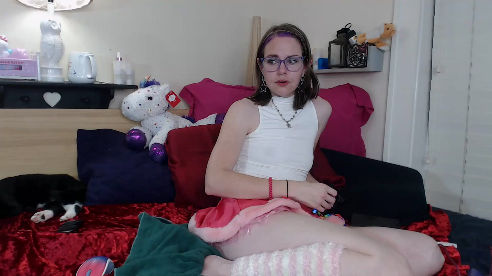 Gallery image thumbnail from CorolineClovr's myfreecams stream on, 12/27/2023, 03:51 image 20 of 20