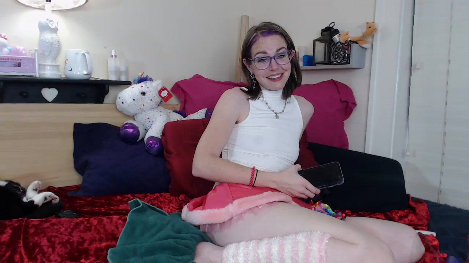 Gallery image thumbnail from CorolineClovr's myfreecams stream on, 12/27/2023, 03:51 image 14 of 20