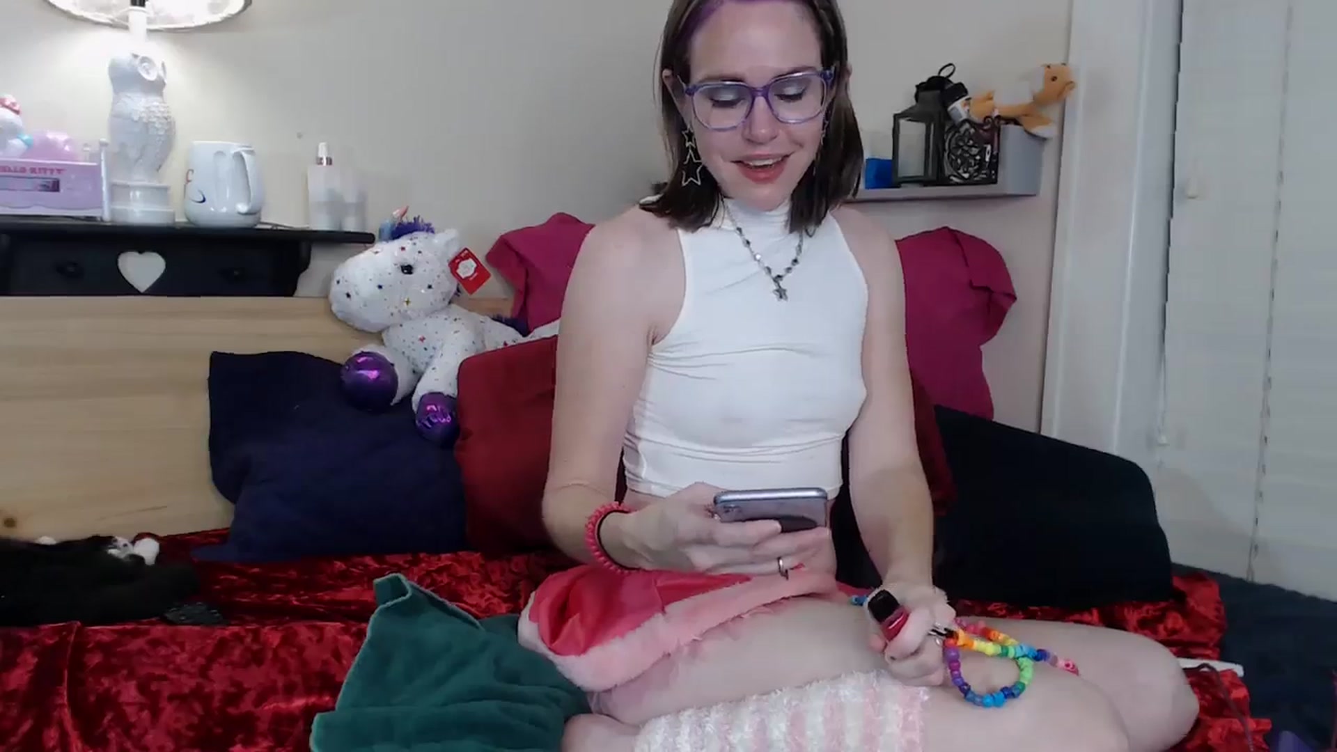Gallery image thumbnail from CorolineClovr's myfreecams stream on, 12/27/2023, 03:51 image 12 of 20