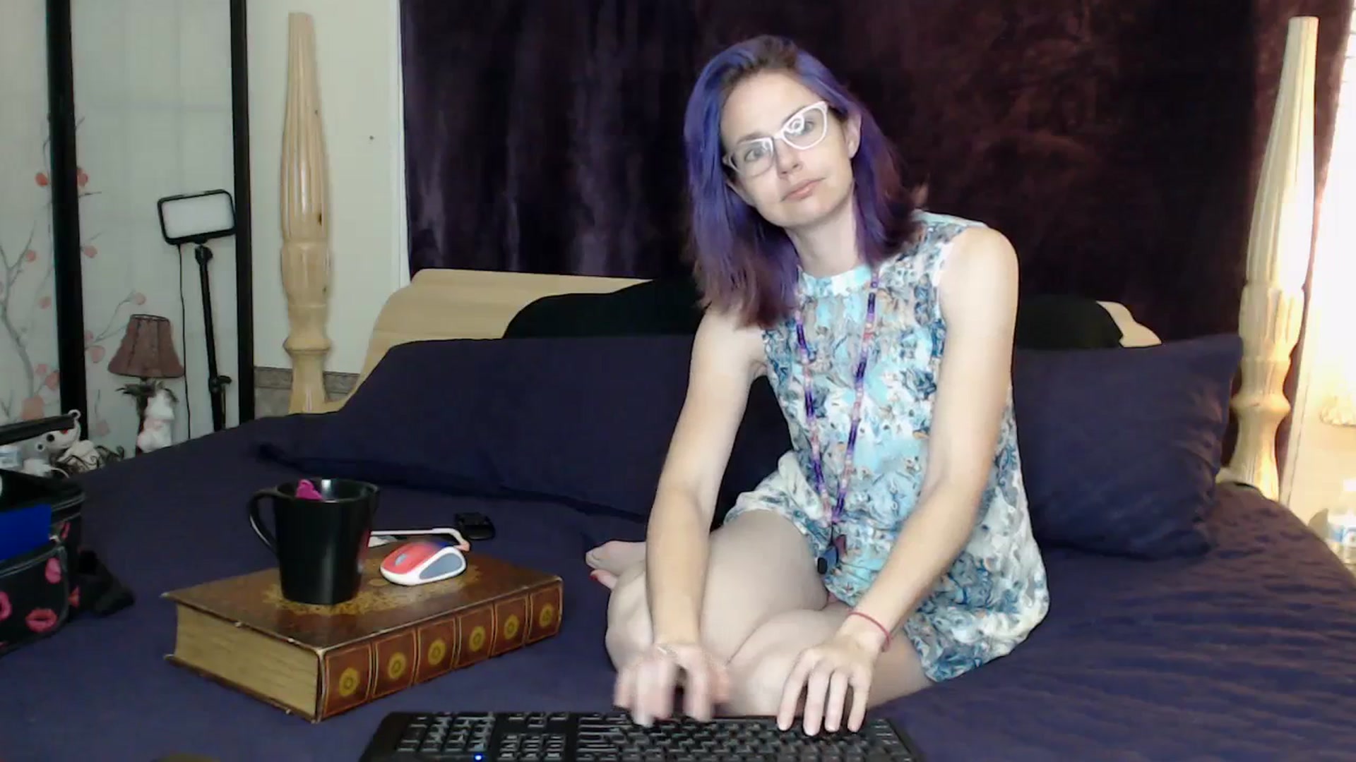 Gallery image thumbnail from CorolineClovr's myfreecams stream on, 03/06/2024, 01:25 image 2 of 20