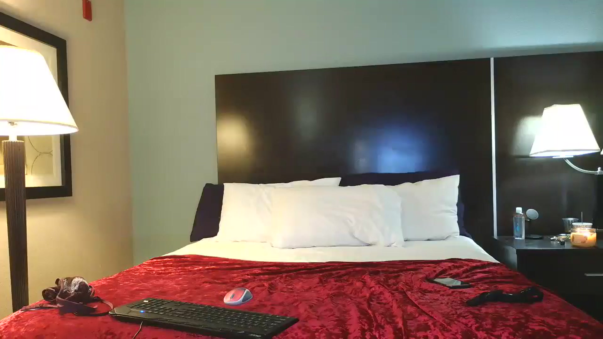 Gallery image thumbnail from CorolineClovr's myfreecams stream on, 11/17/2025, 16:55 image 6 of 20