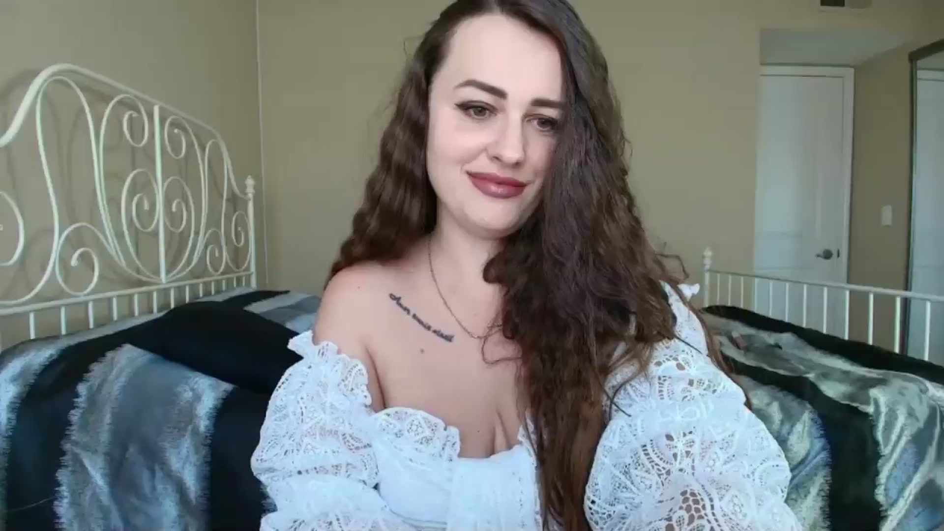 Gallery image thumbnail from CoronaExtra_'s myfreecams stream on, 06/22/2025, 19:17 image 11 of 20