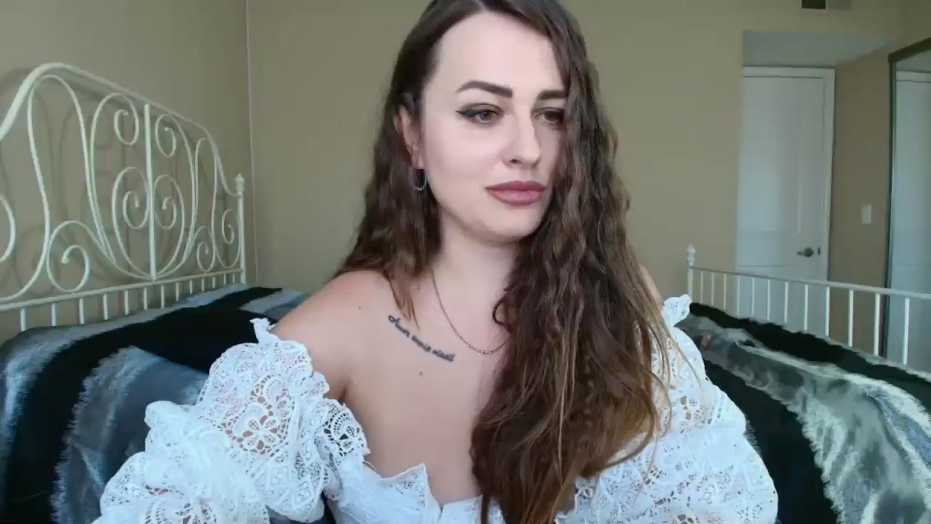 Gallery image thumbnail from CoronaExtra_'s myfreecams stream on, 06/22/2025, 20:01 image 3 of 20
